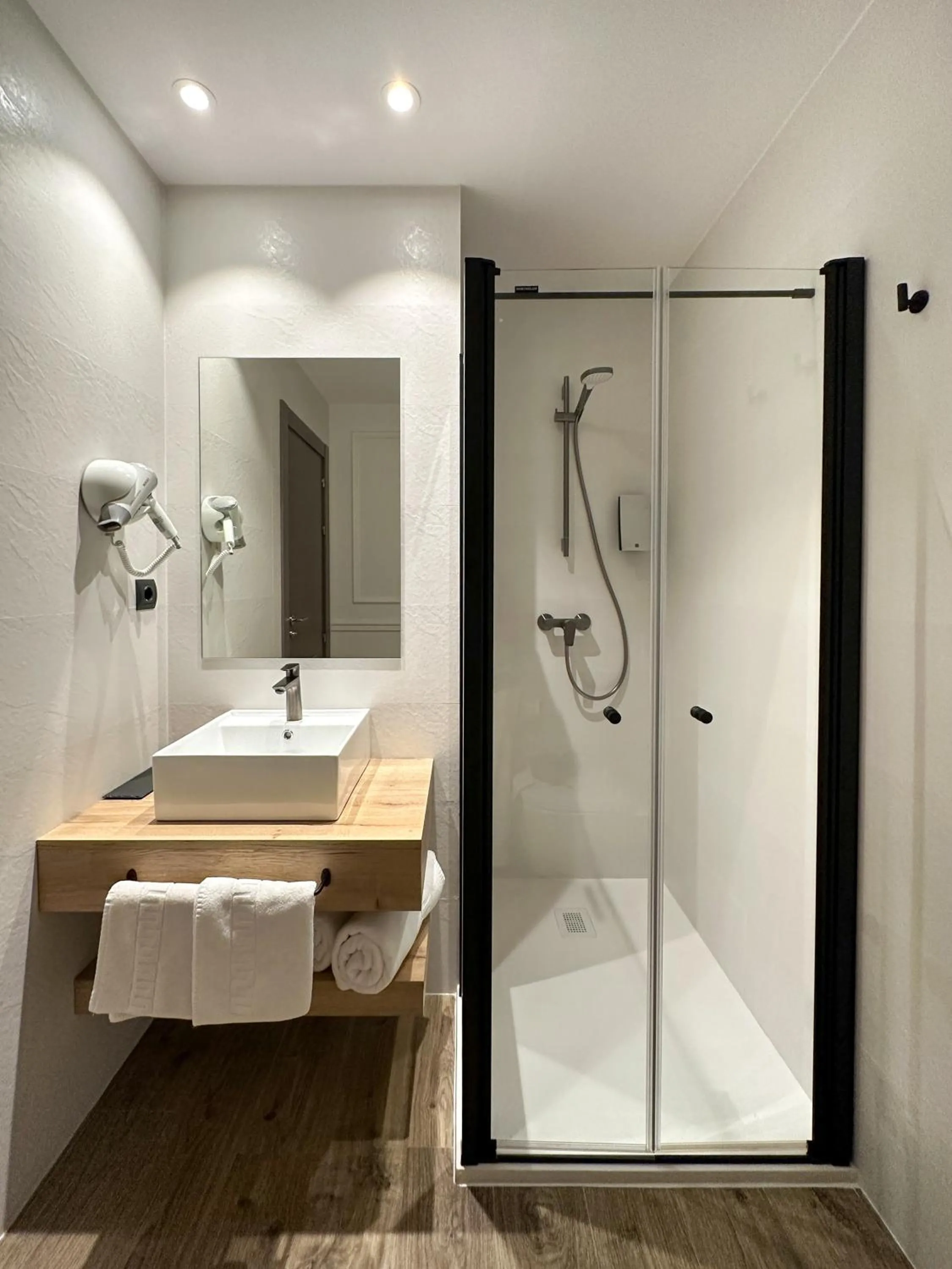 Shower in Le Petit Boutique Hotel