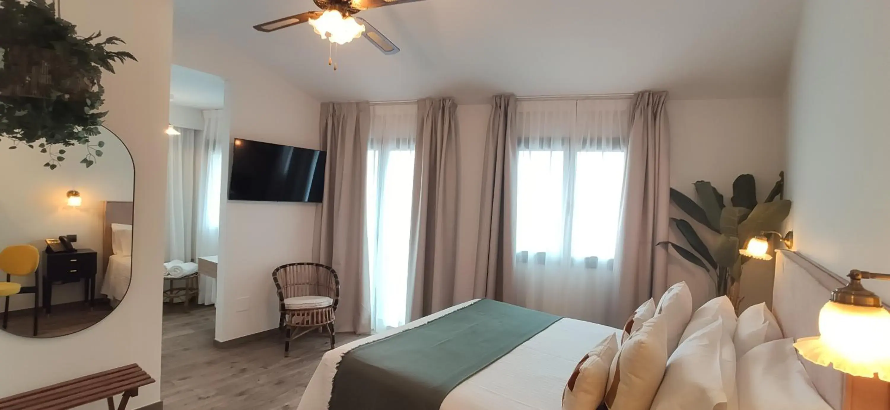 Deluxe Double Room with Balcony in Le Petit Boutique Hotel Deluxe Double Room with Balcony in Le Petit Boutique Hotel