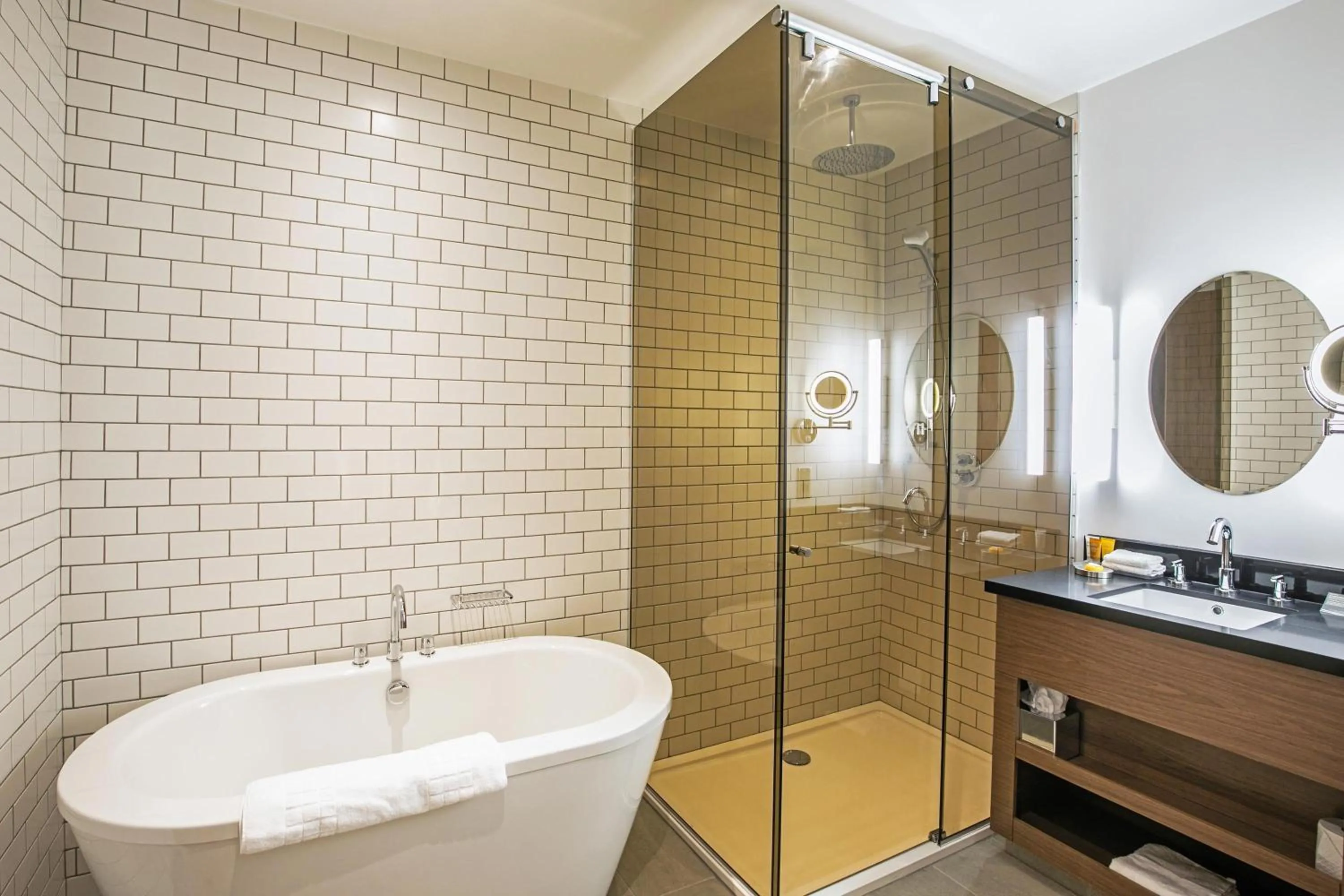 Bathroom in Sandman Signature Aberdeen Hotel & Spa