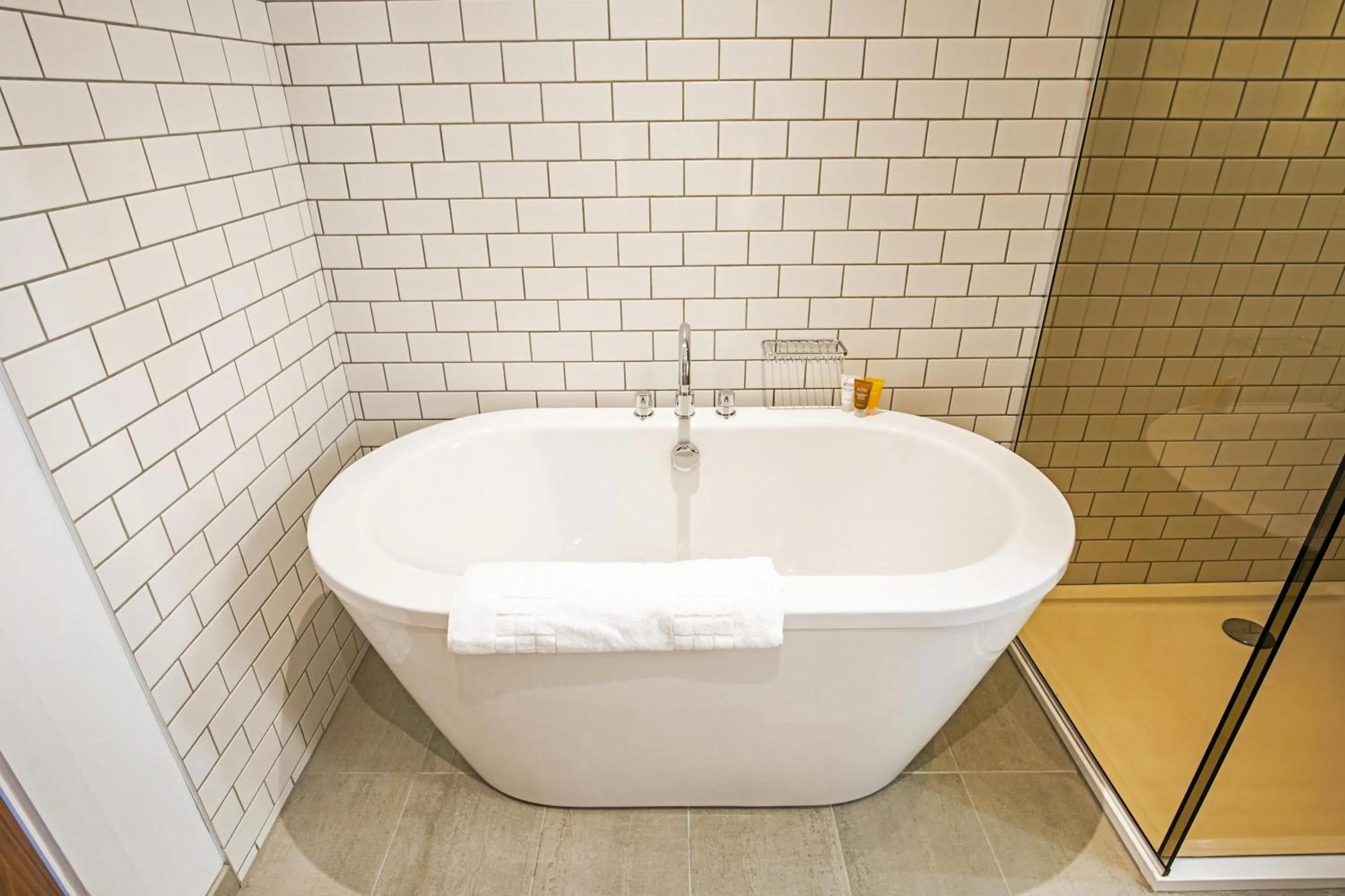 Bathroom in Sandman Signature Aberdeen Hotel & Spa