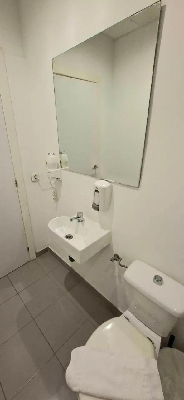 AYZ Javier Cabrini - Auto check-in property