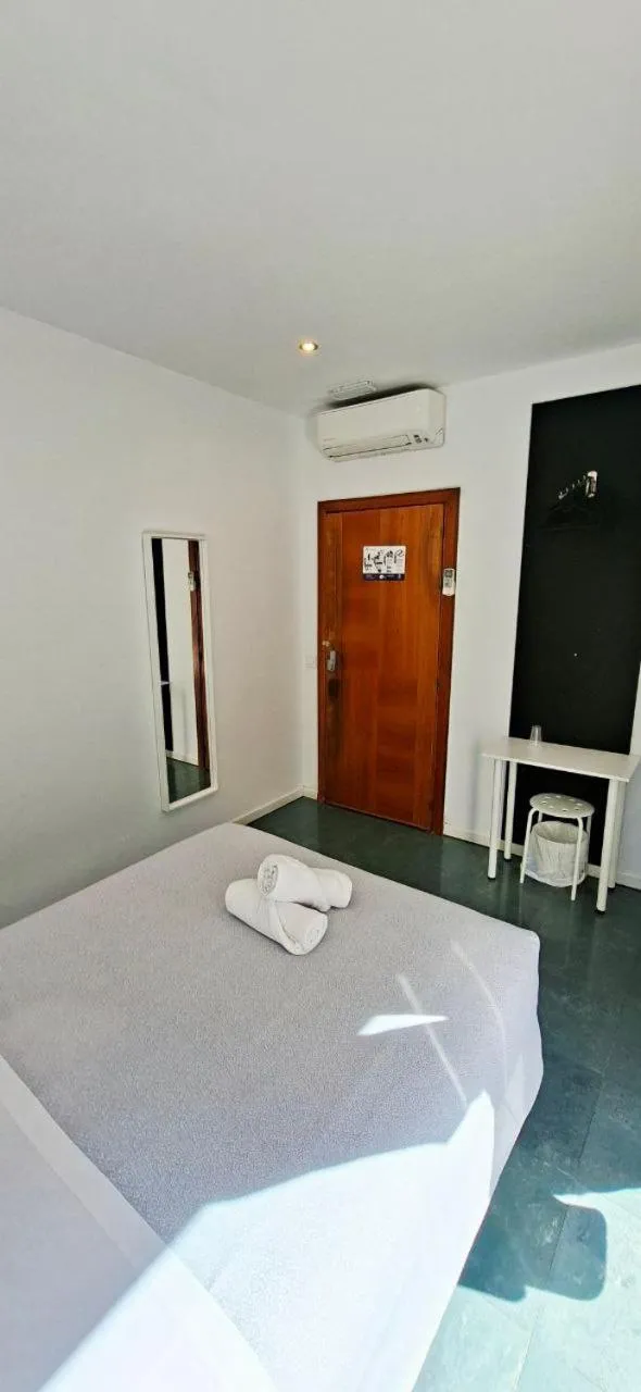 Bed in AYZ Javier Cabrini - Auto check-in property