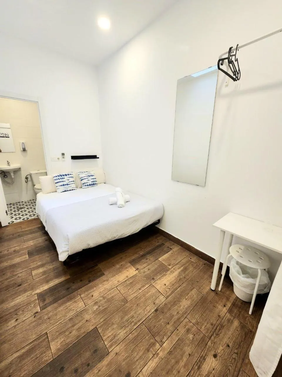 Bed in AYZ Javier Cabrini - Auto check-in property
