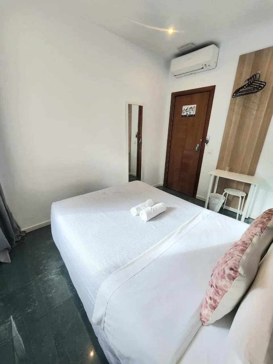 Bed in AYZ Javier Cabrini - Auto check-in property