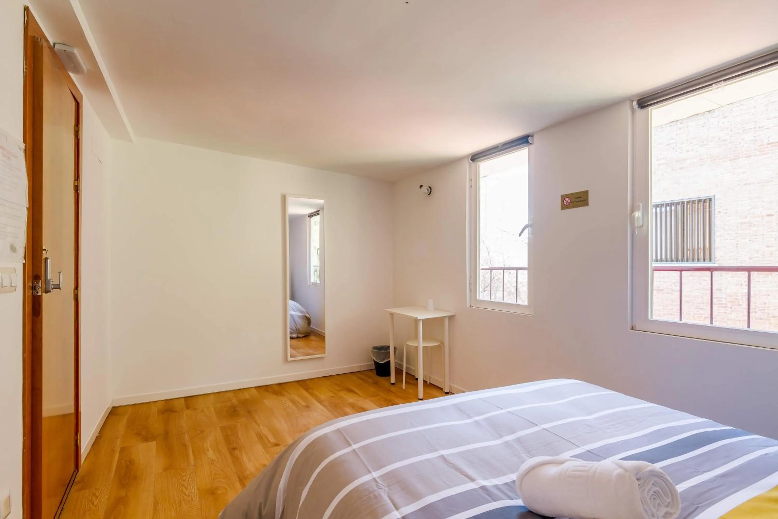 Bed in AYZ Javier Cabrini - Auto check-in property