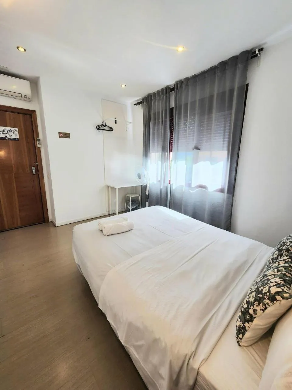Bed in AYZ Javier Cabrini - Auto check-in property