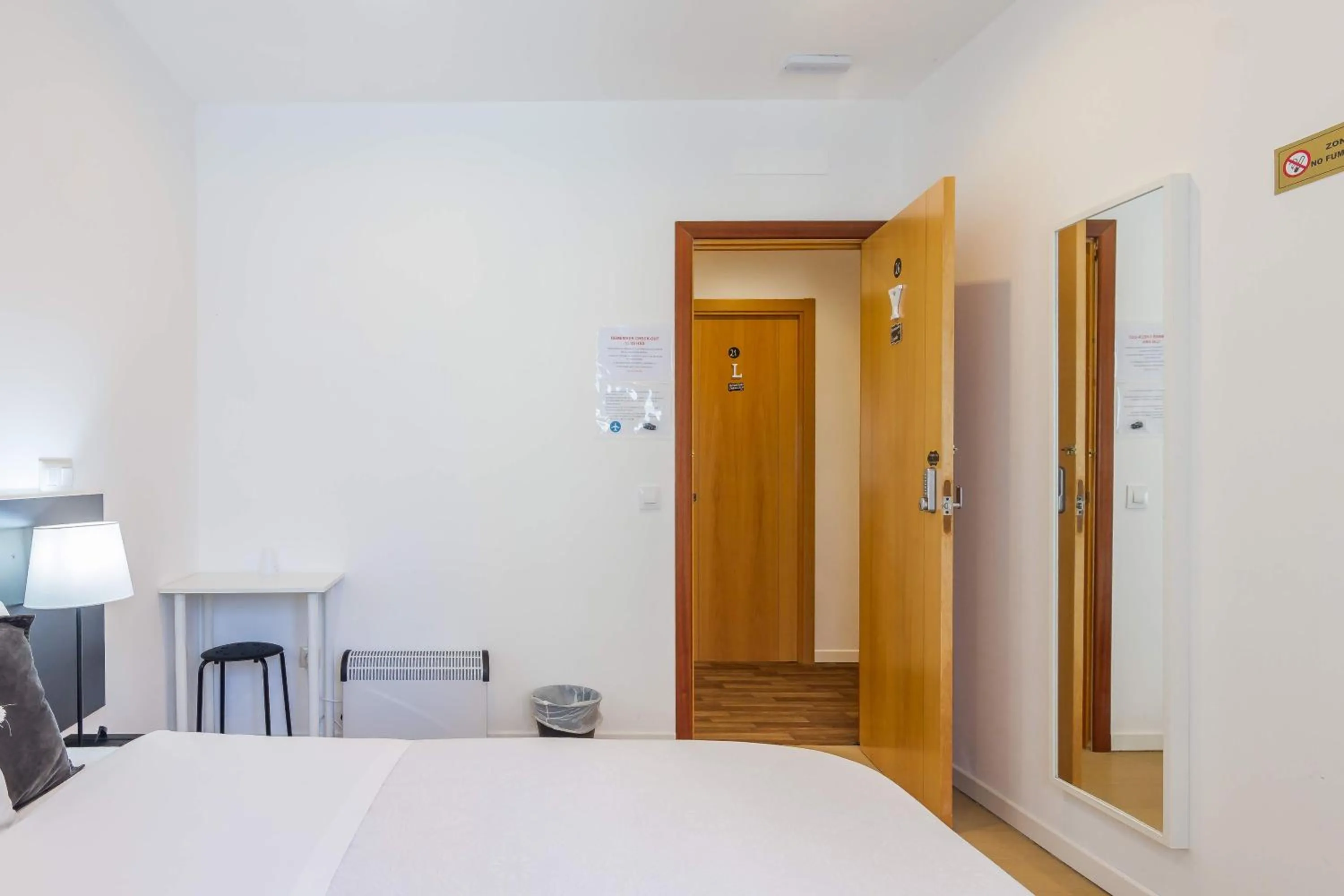 Bed in AYZ Javier Cabrini - Auto check-in property