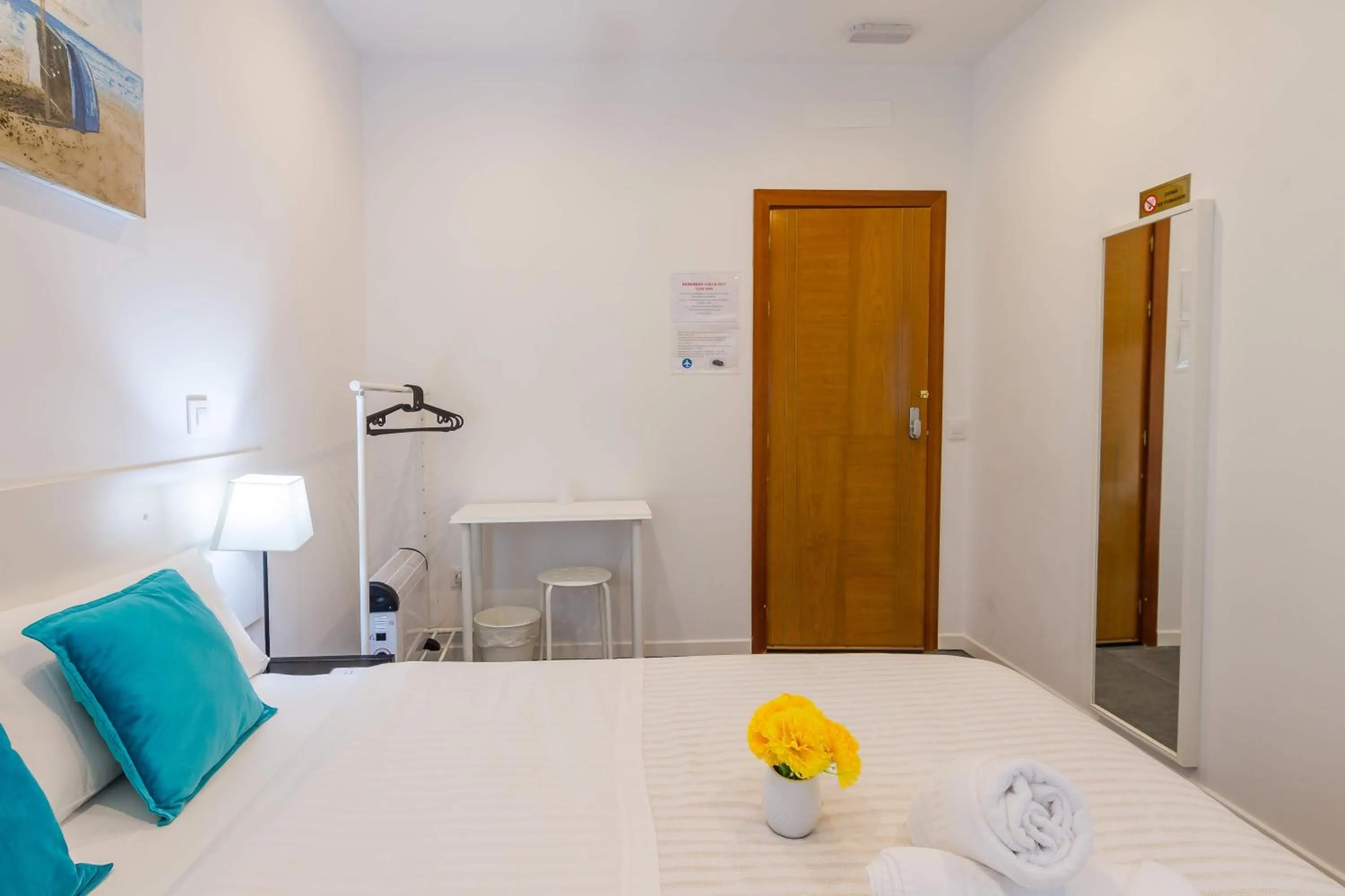 Bed in AYZ Javier Cabrini - Auto check-in property