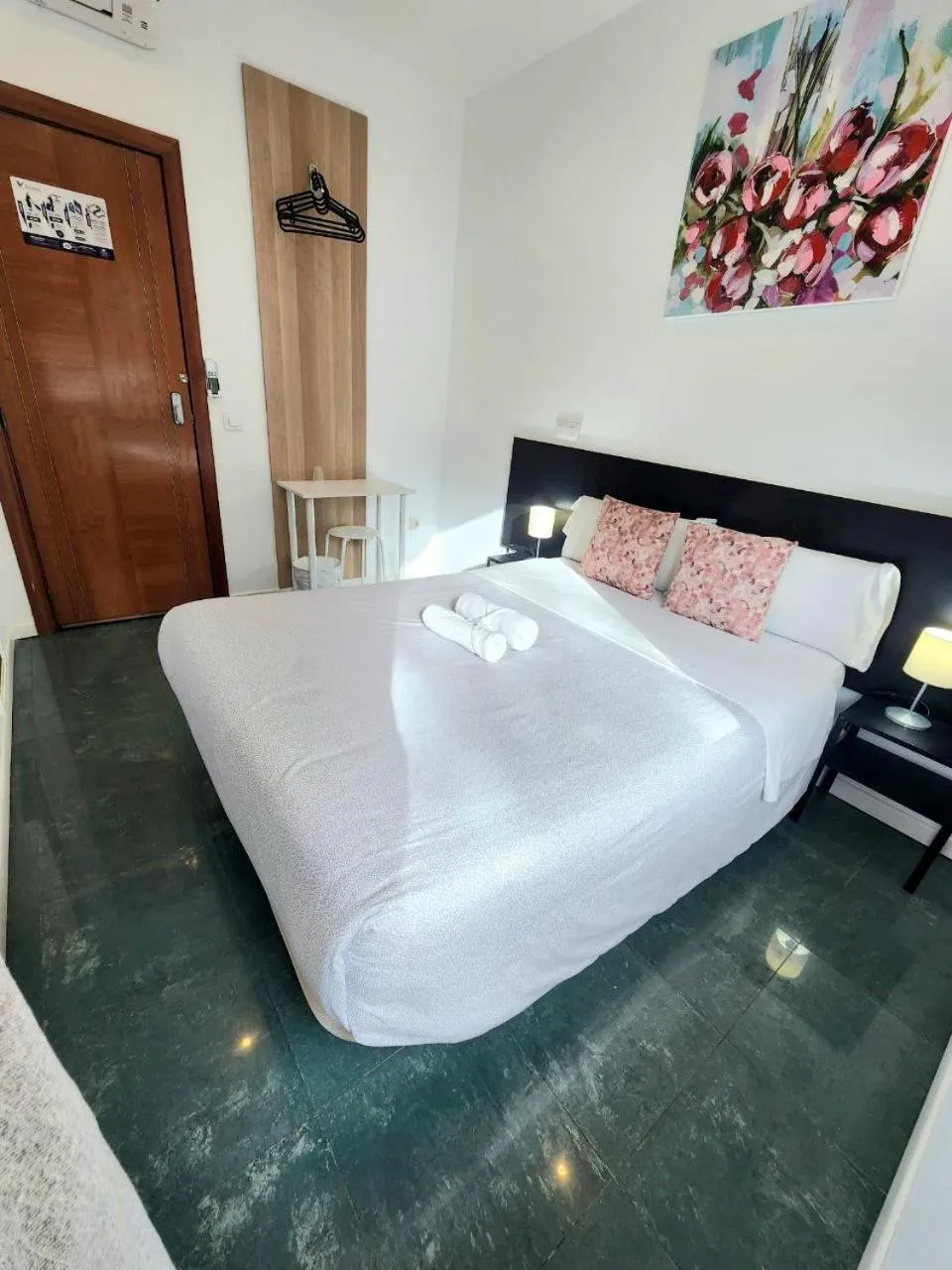 Bed in AYZ Javier Cabrini - Auto check-in property