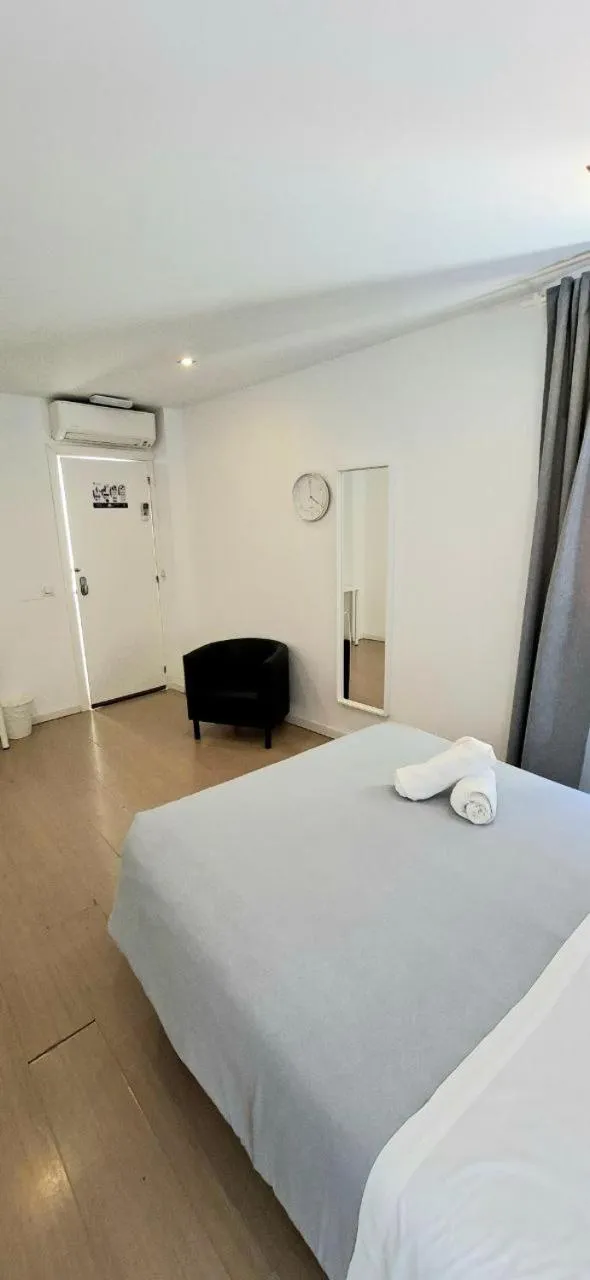 Bed in AYZ Javier Cabrini - Auto check-in property