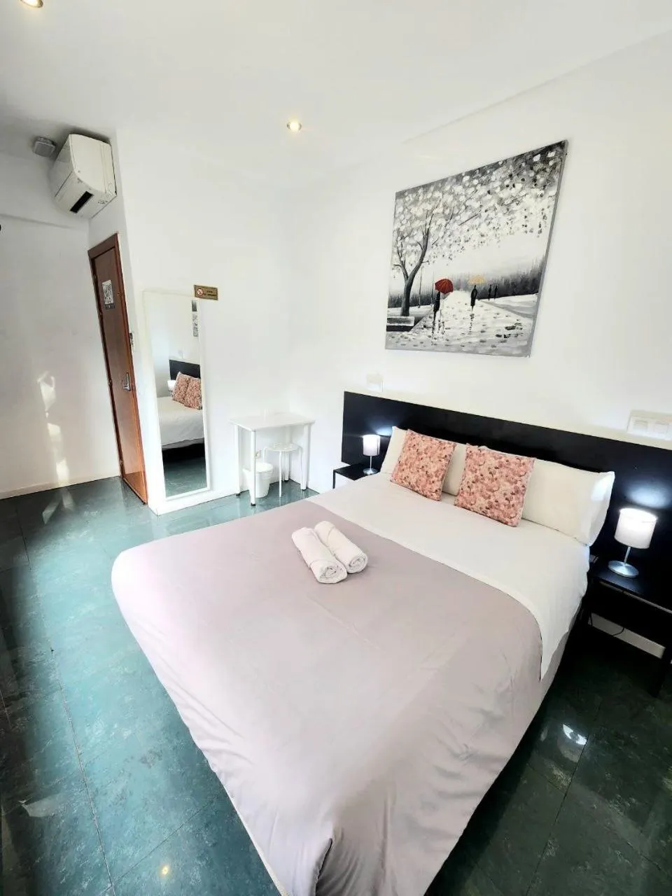 Bed in AYZ Javier Cabrini - Auto check-in property