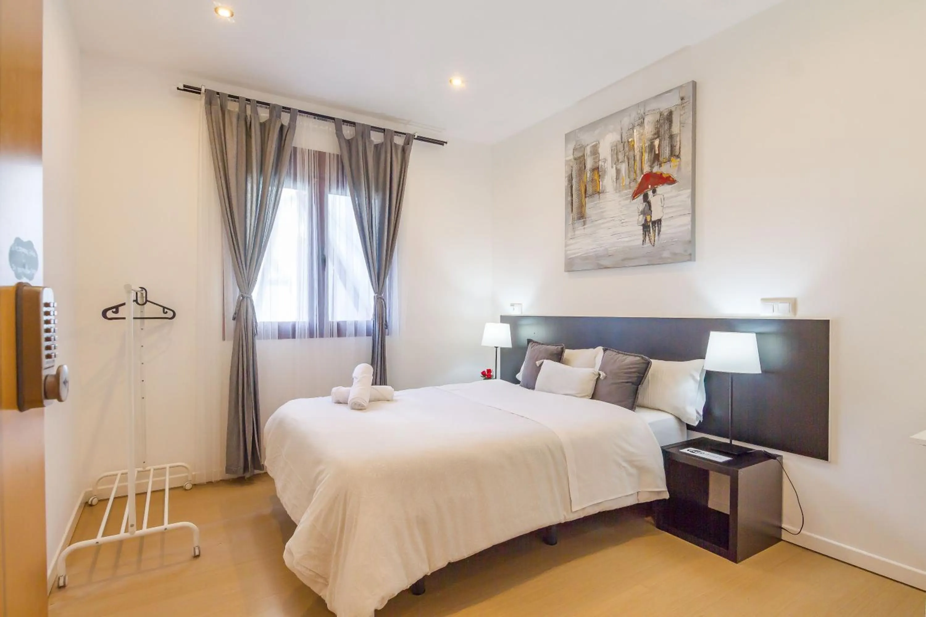Bed in AYZ Javier Cabrini - Auto check-in property