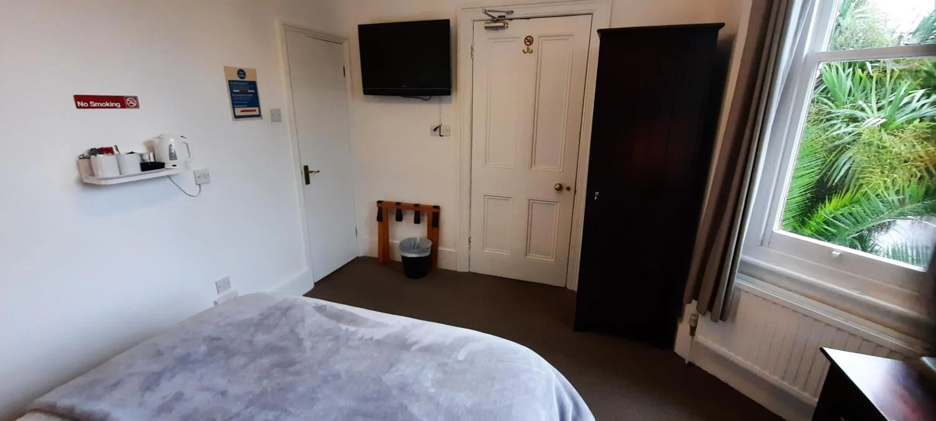 Bed in Colebrook Guest House