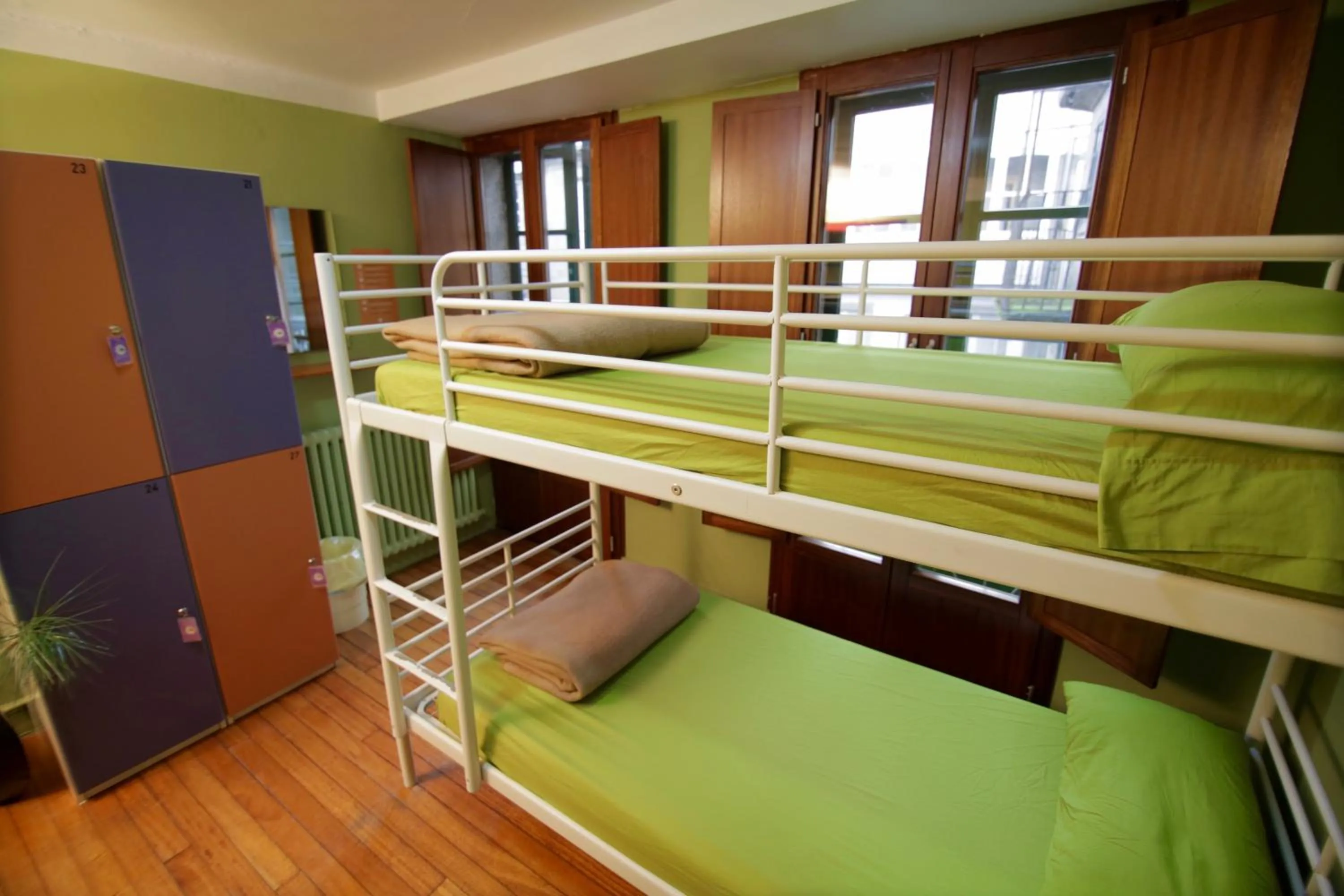 bunk bed, Bed in Albergue O Fogar de Teodomiro