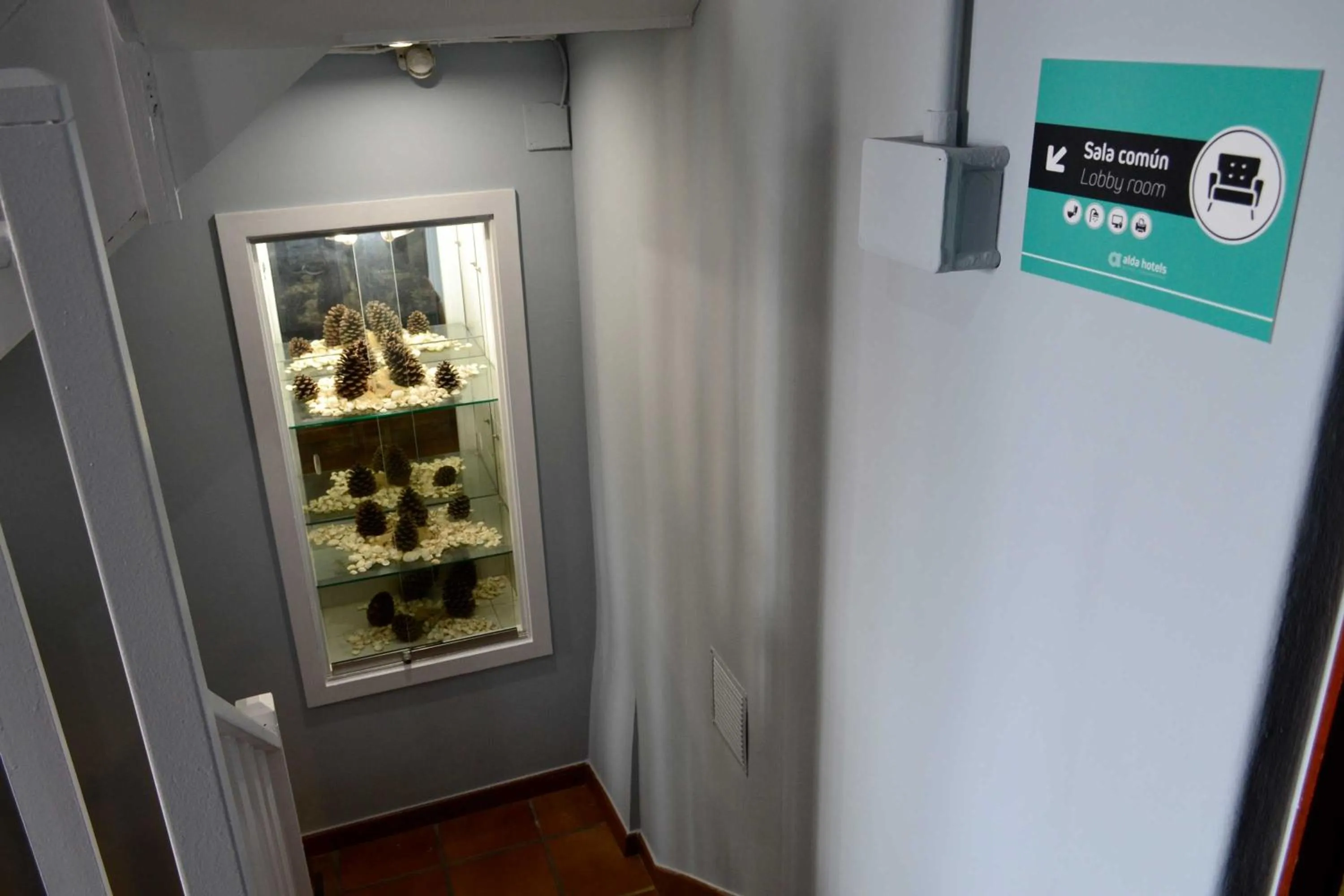 Communal lounge/ TV room in Albergue O Fogar de Teodomiro