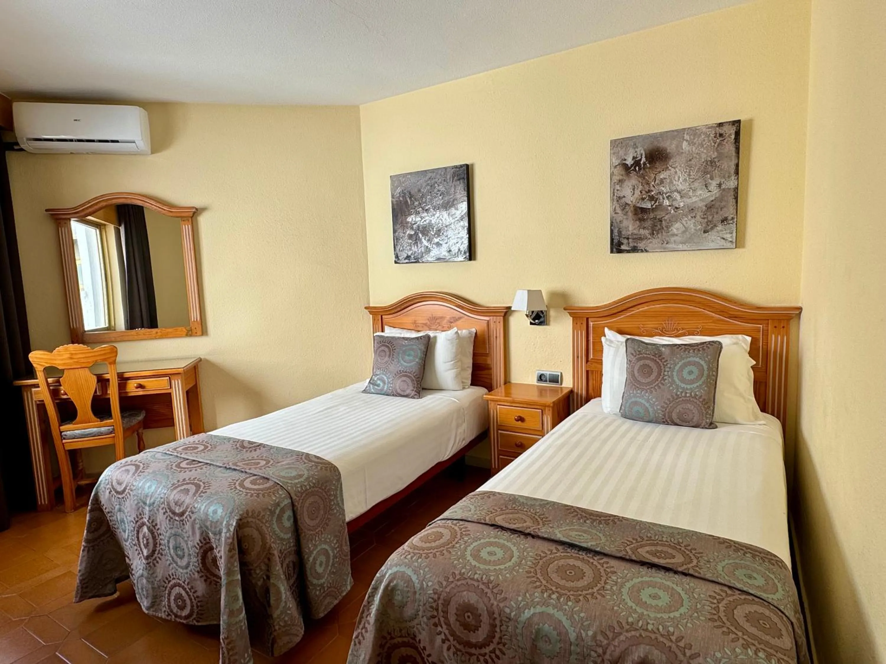 Bedroom, Bed in Macdonald Leila Playa Resort