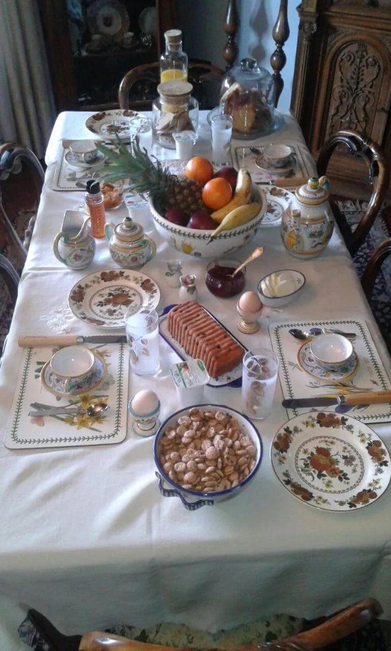 Continental breakfast in B&B Les Fleurettes