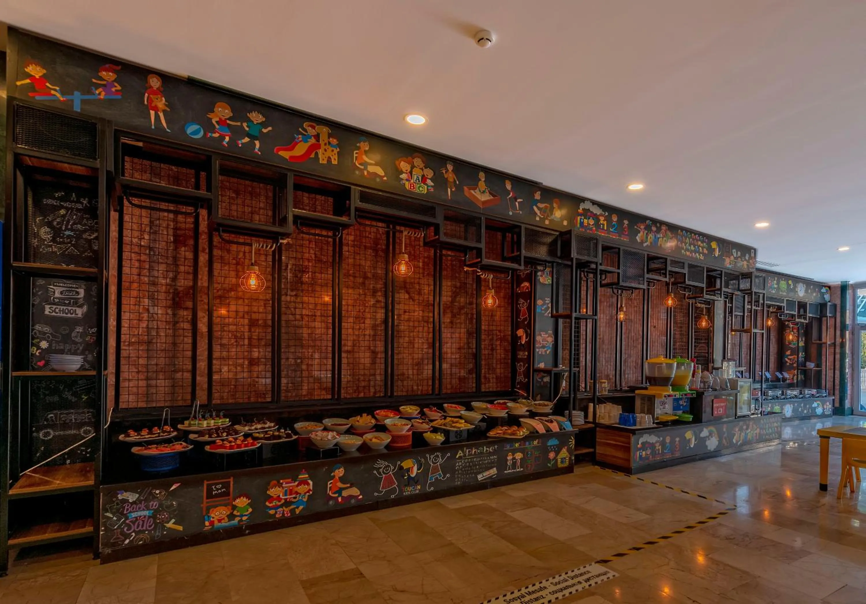 Restaurant/places to eat in Amara Comfort Resort