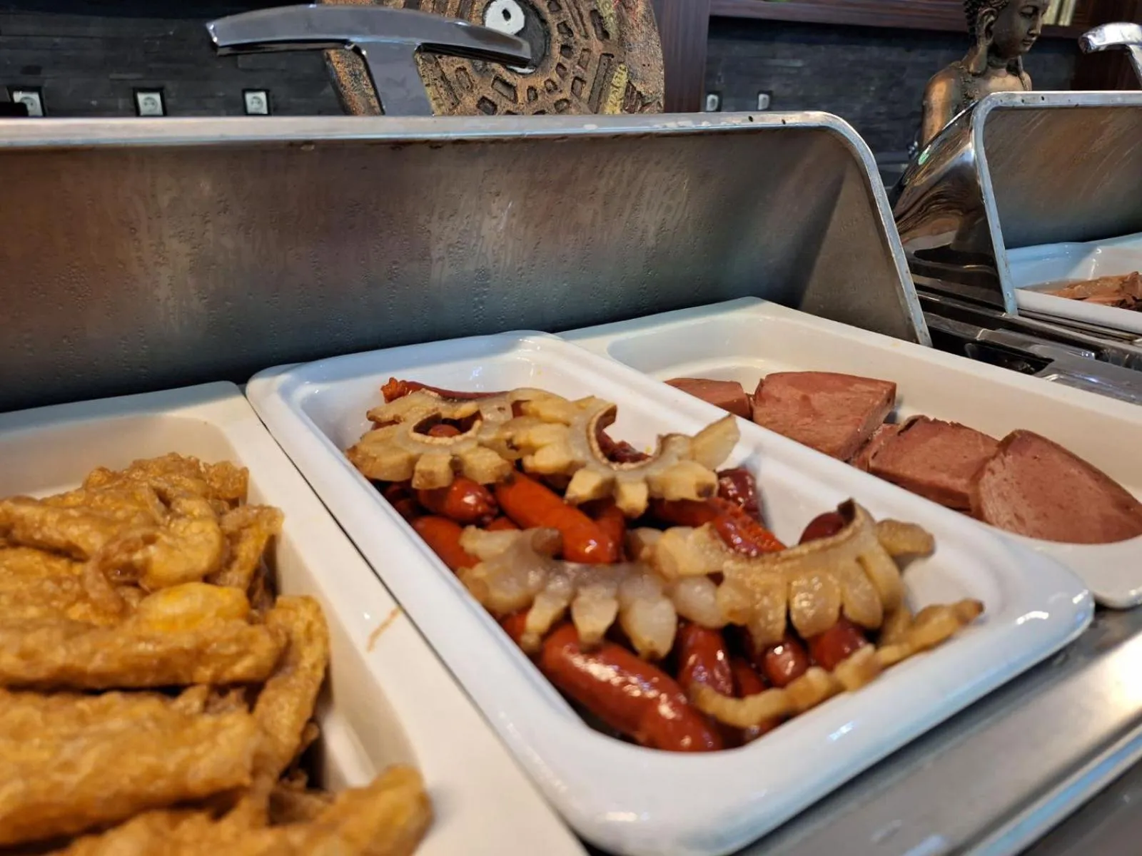 Food and drinks in Duna Garden Hotel