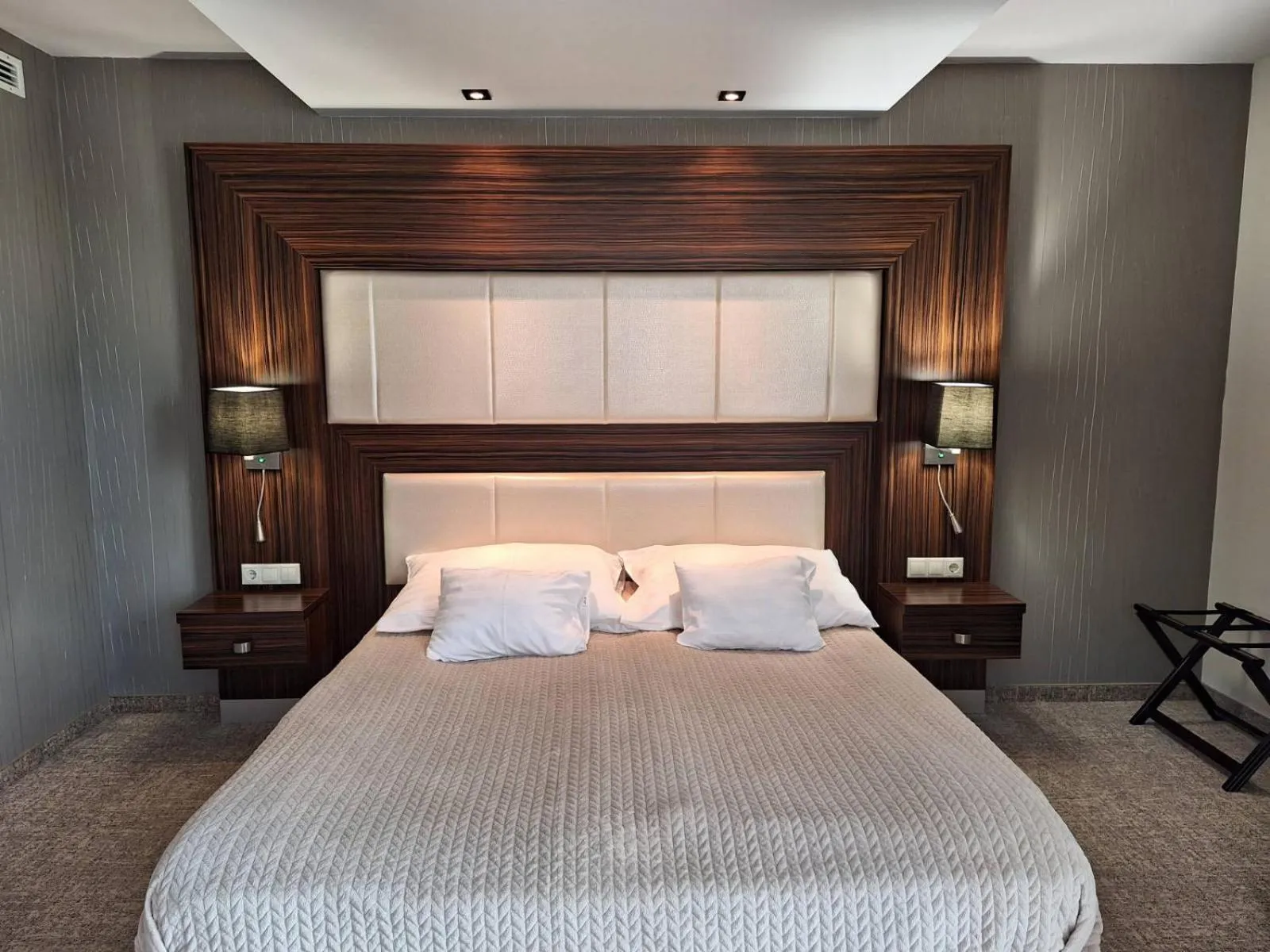 Bed in Duna Garden Hotel