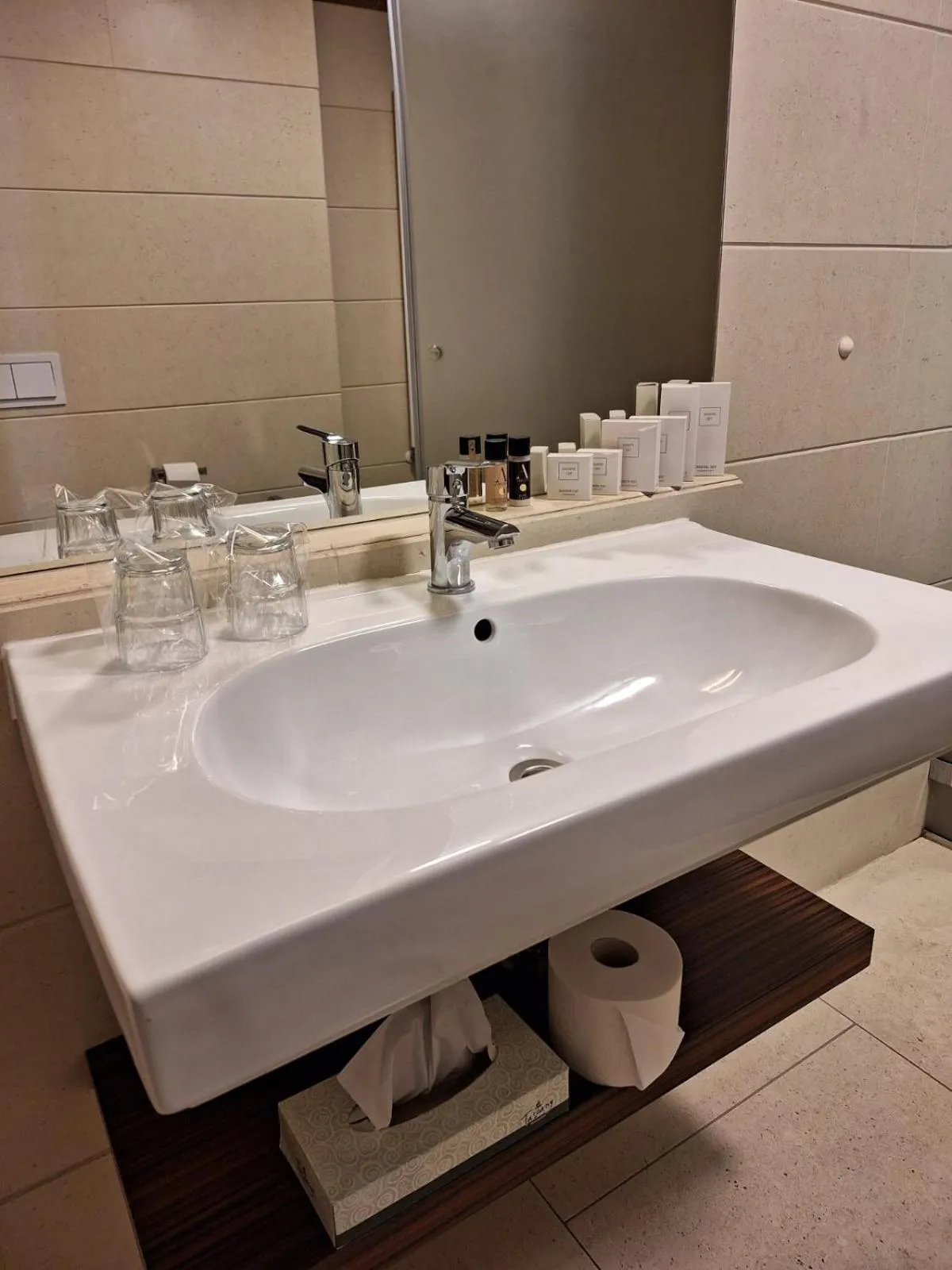 Bathroom in Duna Garden Hotel