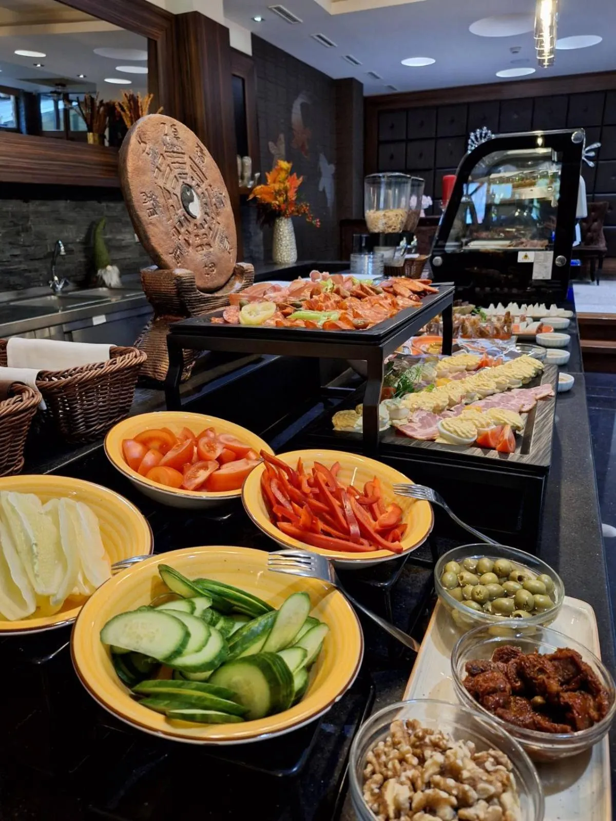 Food and drinks in Duna Garden Hotel