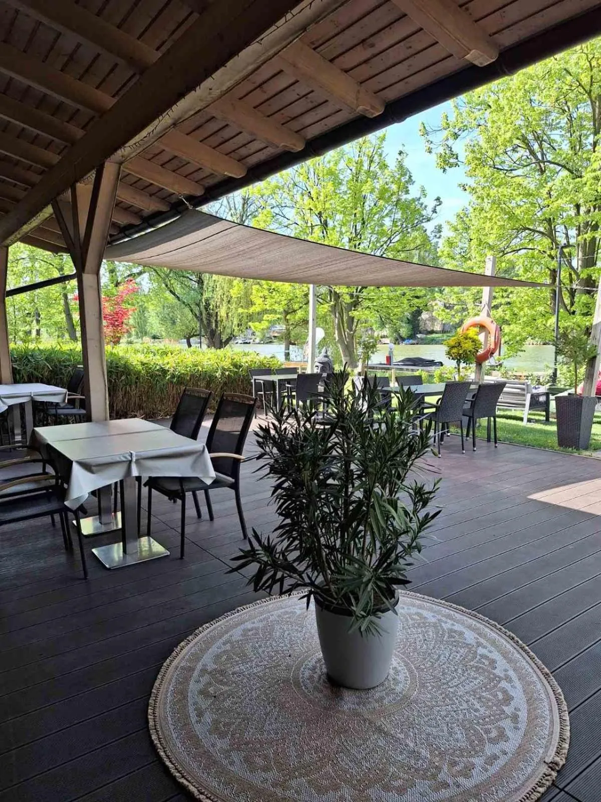 Patio in Duna Garden Hotel