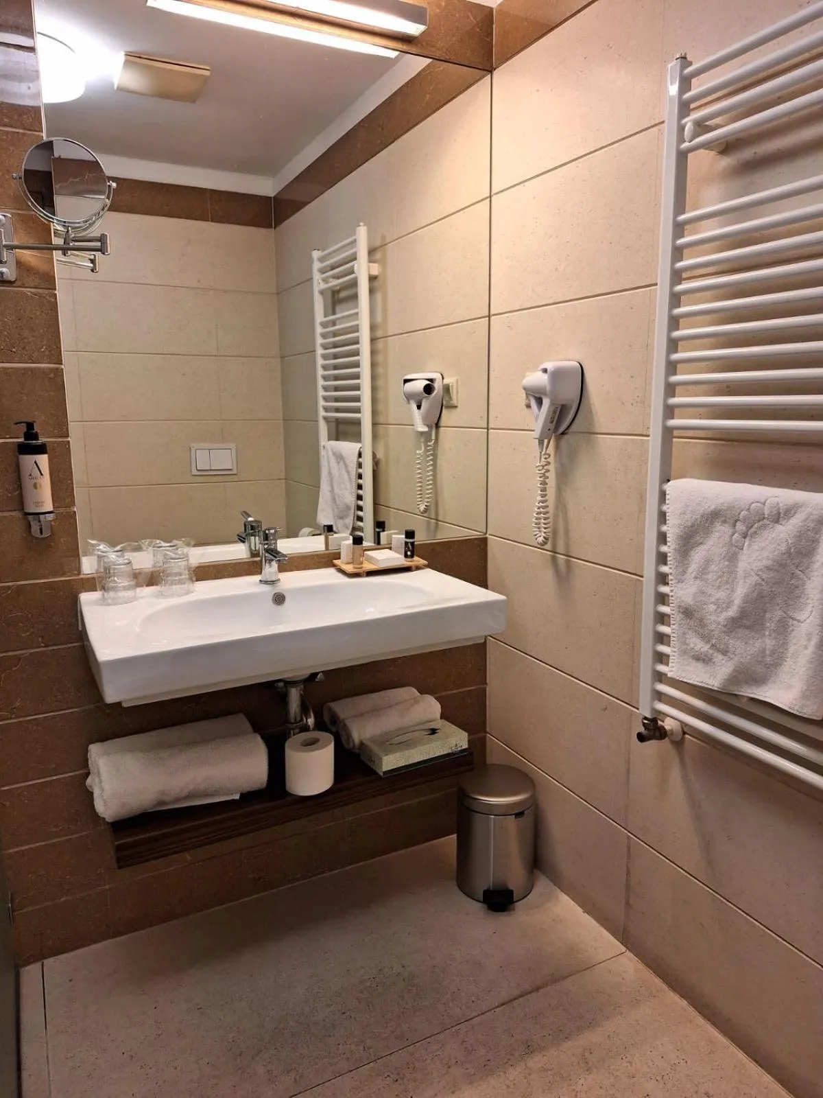 Bathroom in Duna Garden Hotel