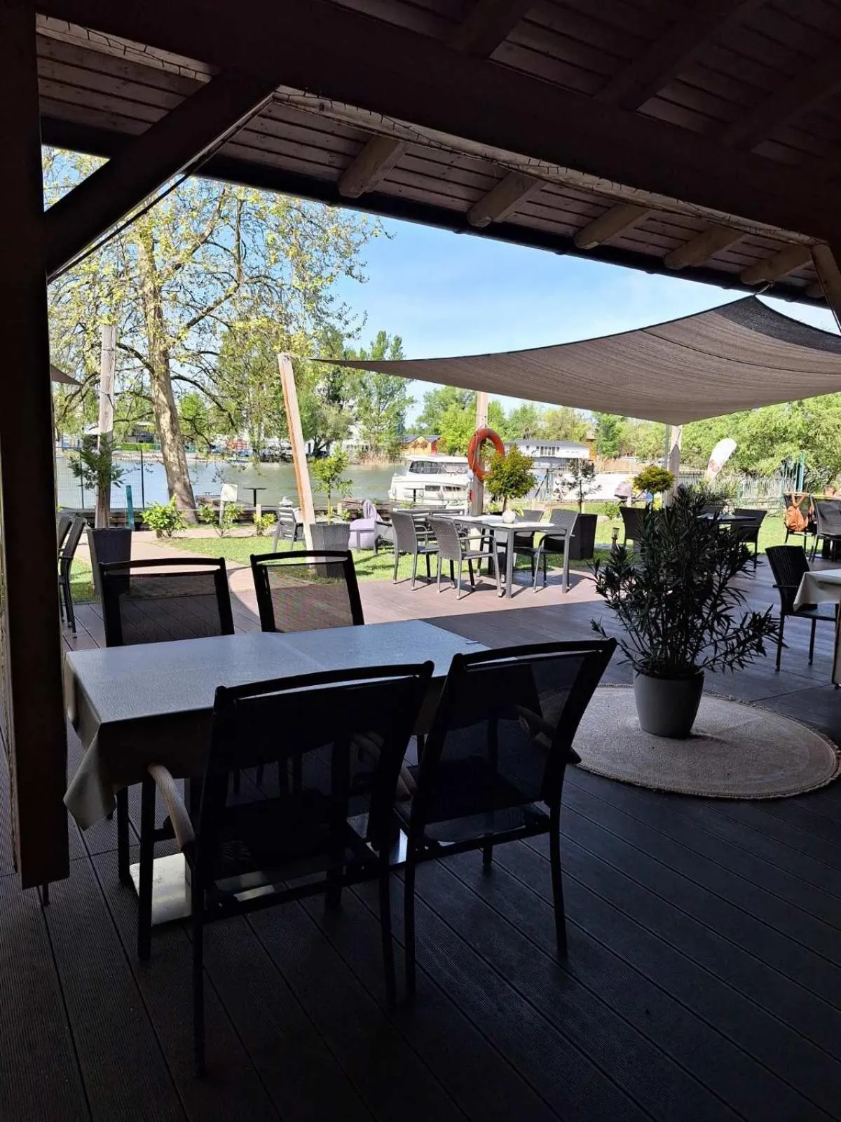 Patio in Duna Garden Hotel