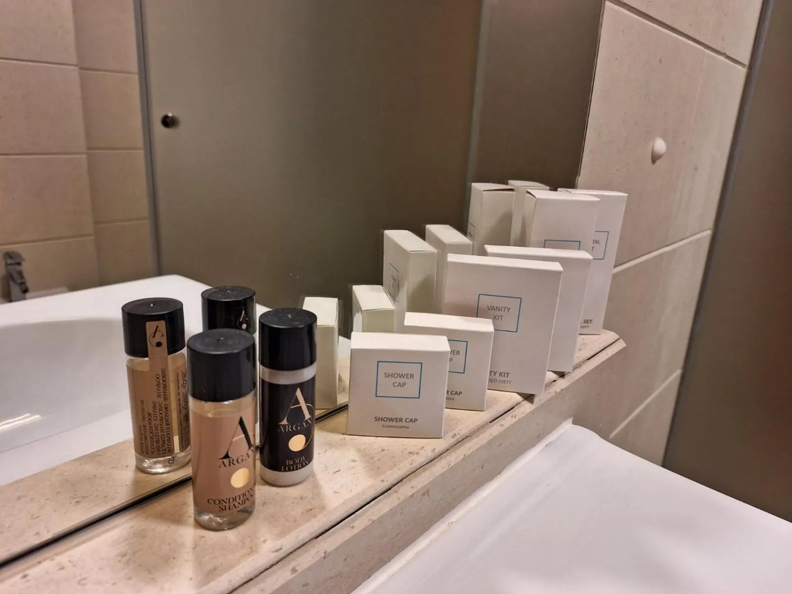 Bathroom in Duna Garden Hotel