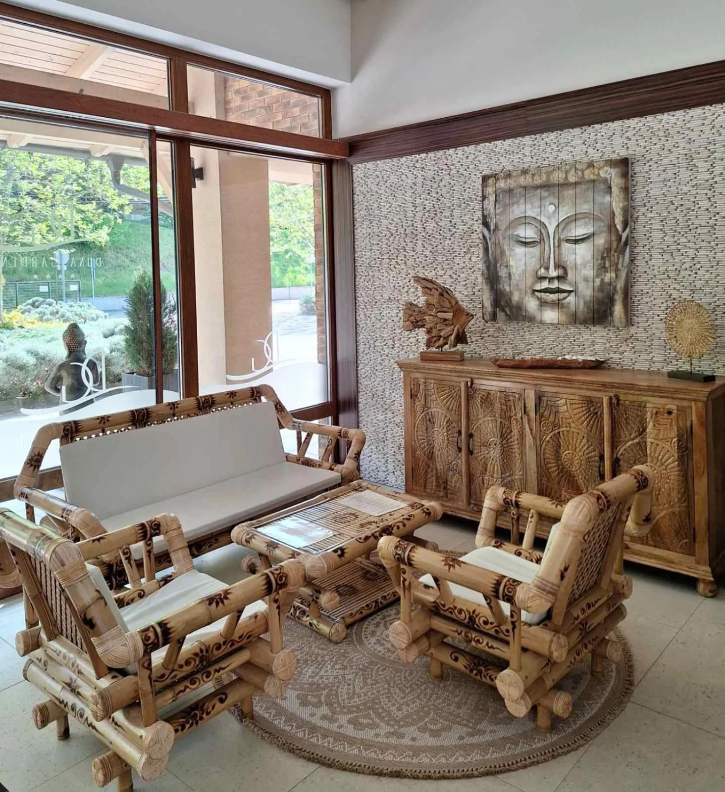 Seating area in Duna Garden Hotel