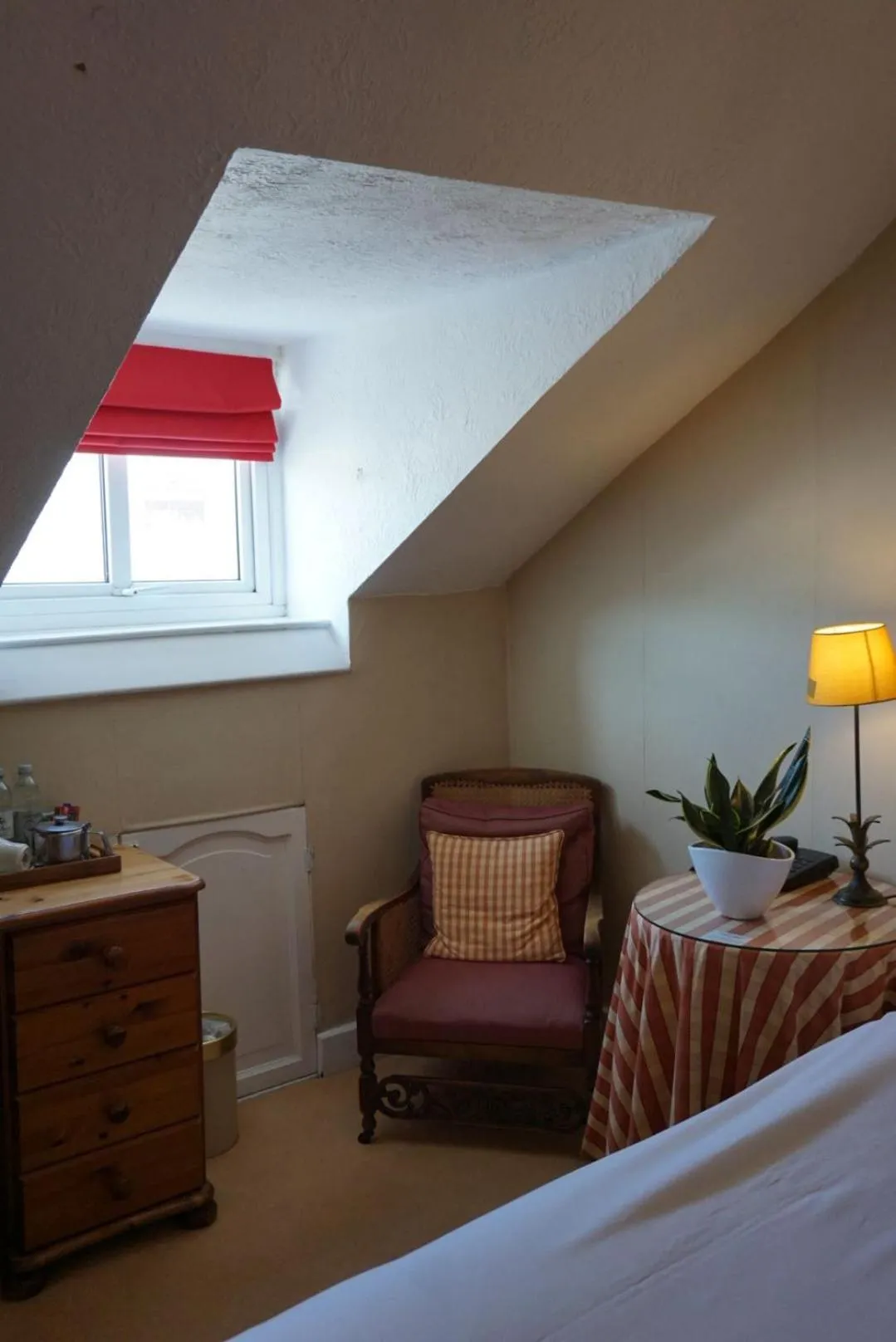 Bed in Bishopsgate House Hotel