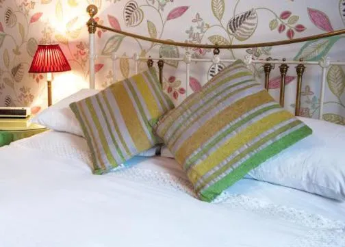 Bed in Bishopsgate House Hotel