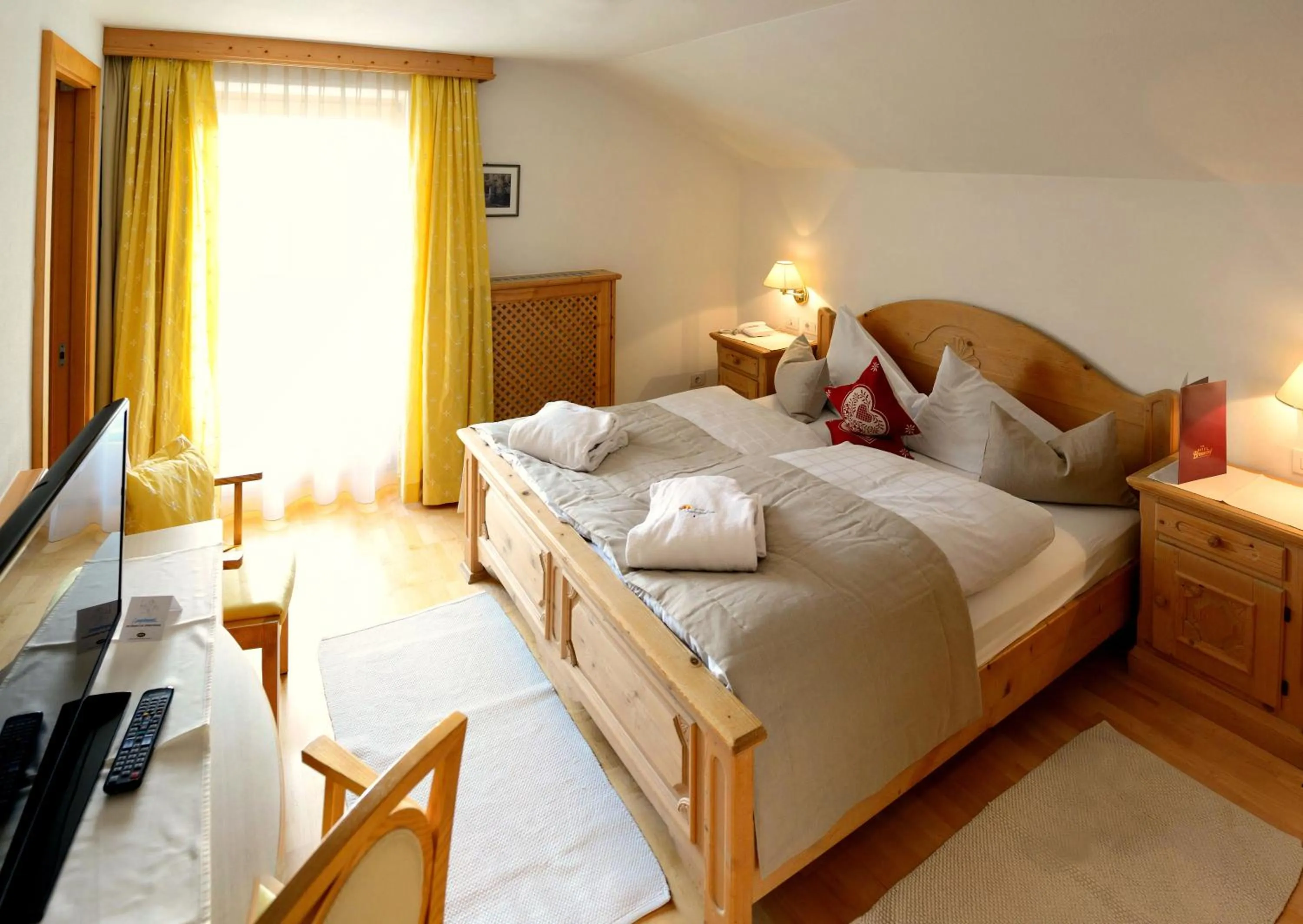 Photo of the whole room, Bed in Hotel Brunnerhof