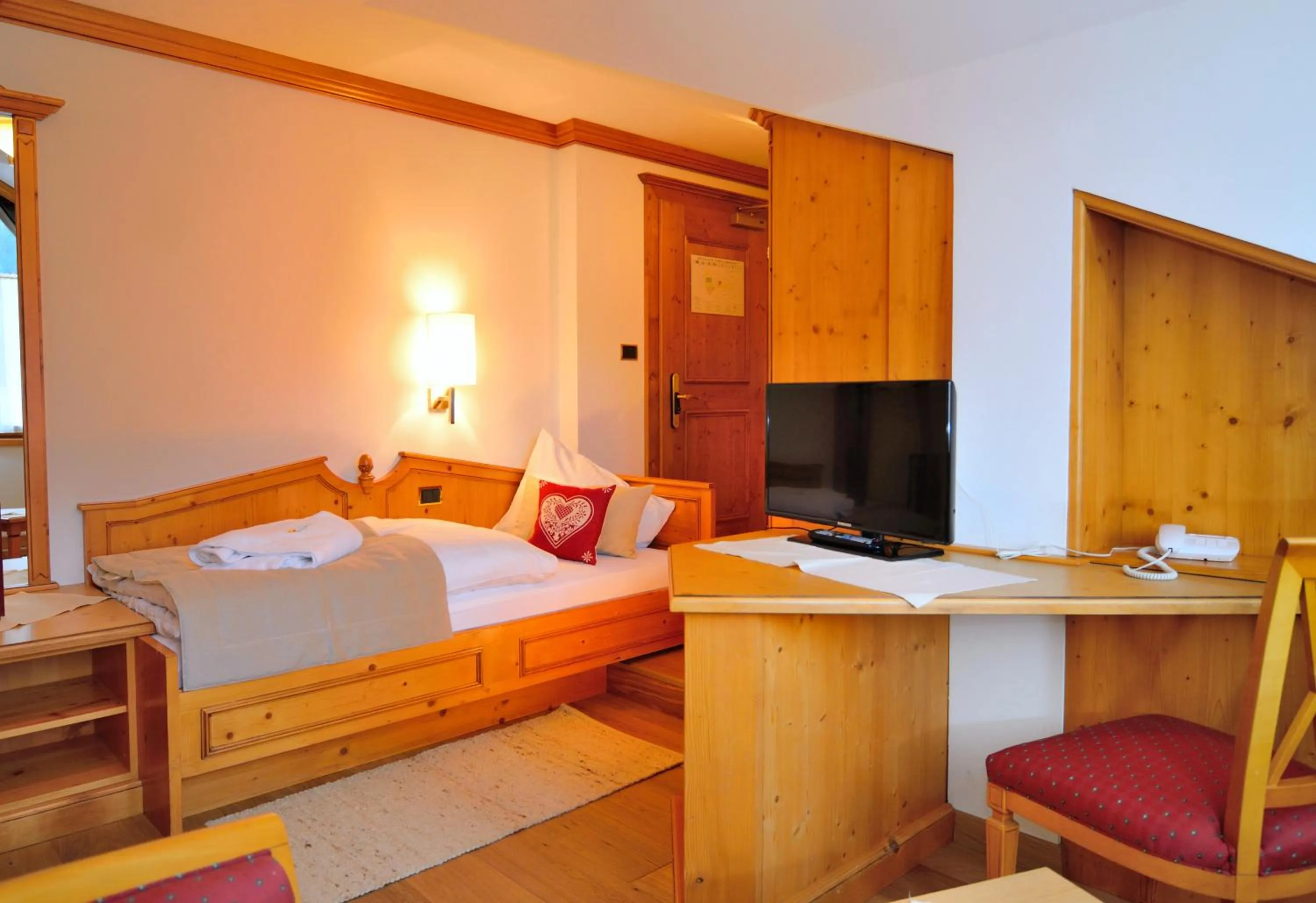 Photo of the whole room, Bed in Hotel Brunnerhof