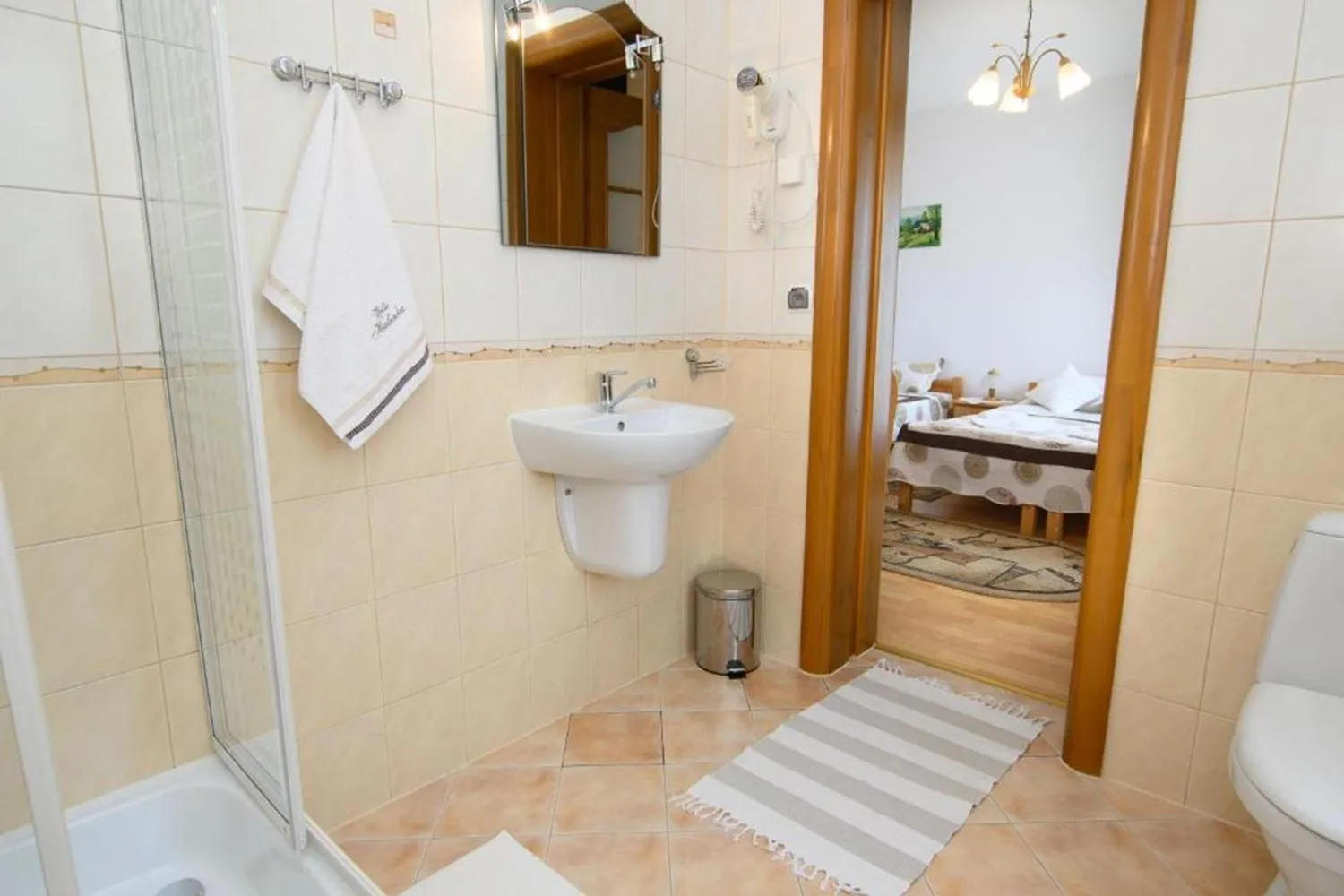 Shower in Willa Halinka