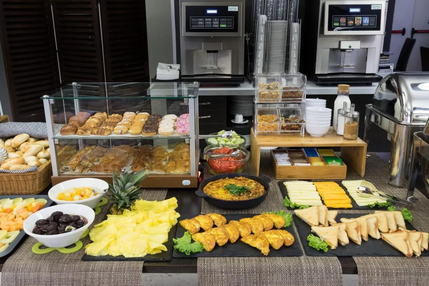 Breakfast in Hotel Aurora