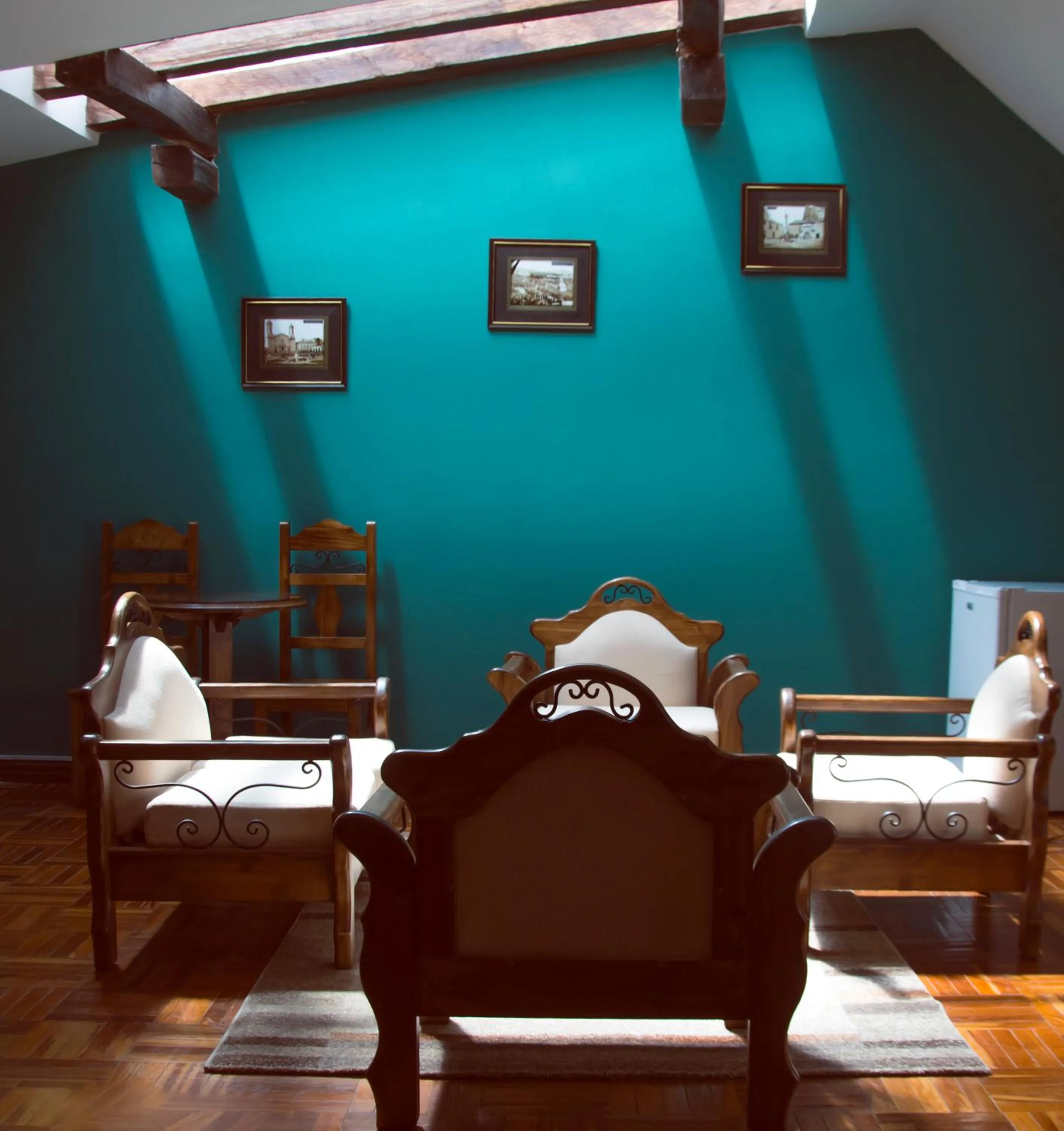 Seating area in Hotel Santa Mónica