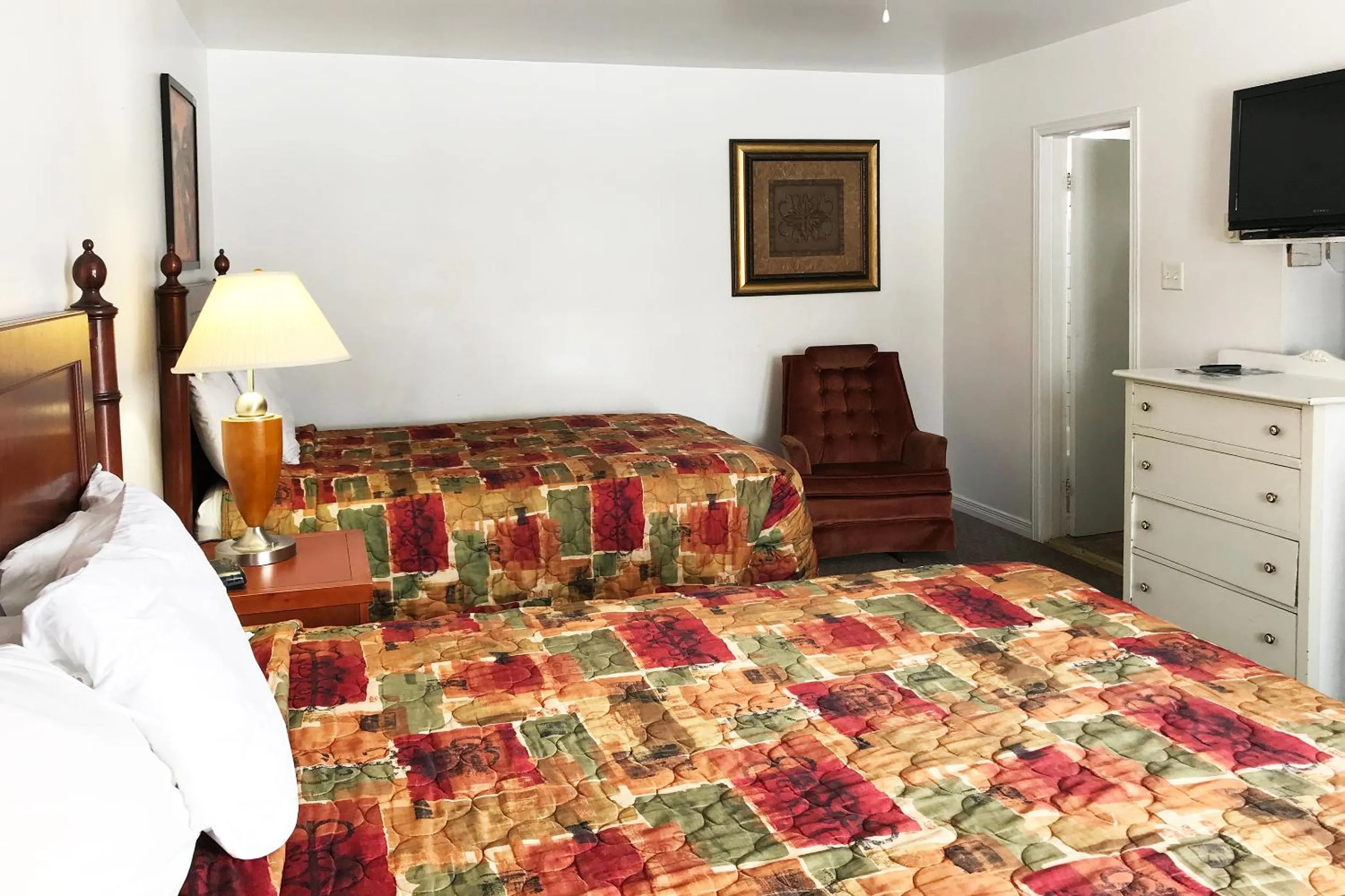 Bedroom, Bed in Bayside Motel Trenton