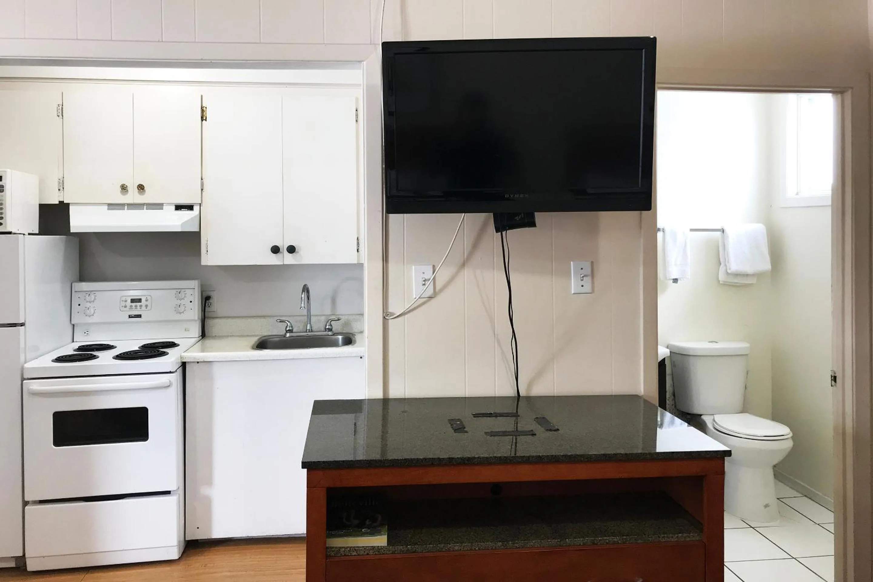 TV and multimedia in Bayside Motel Trenton