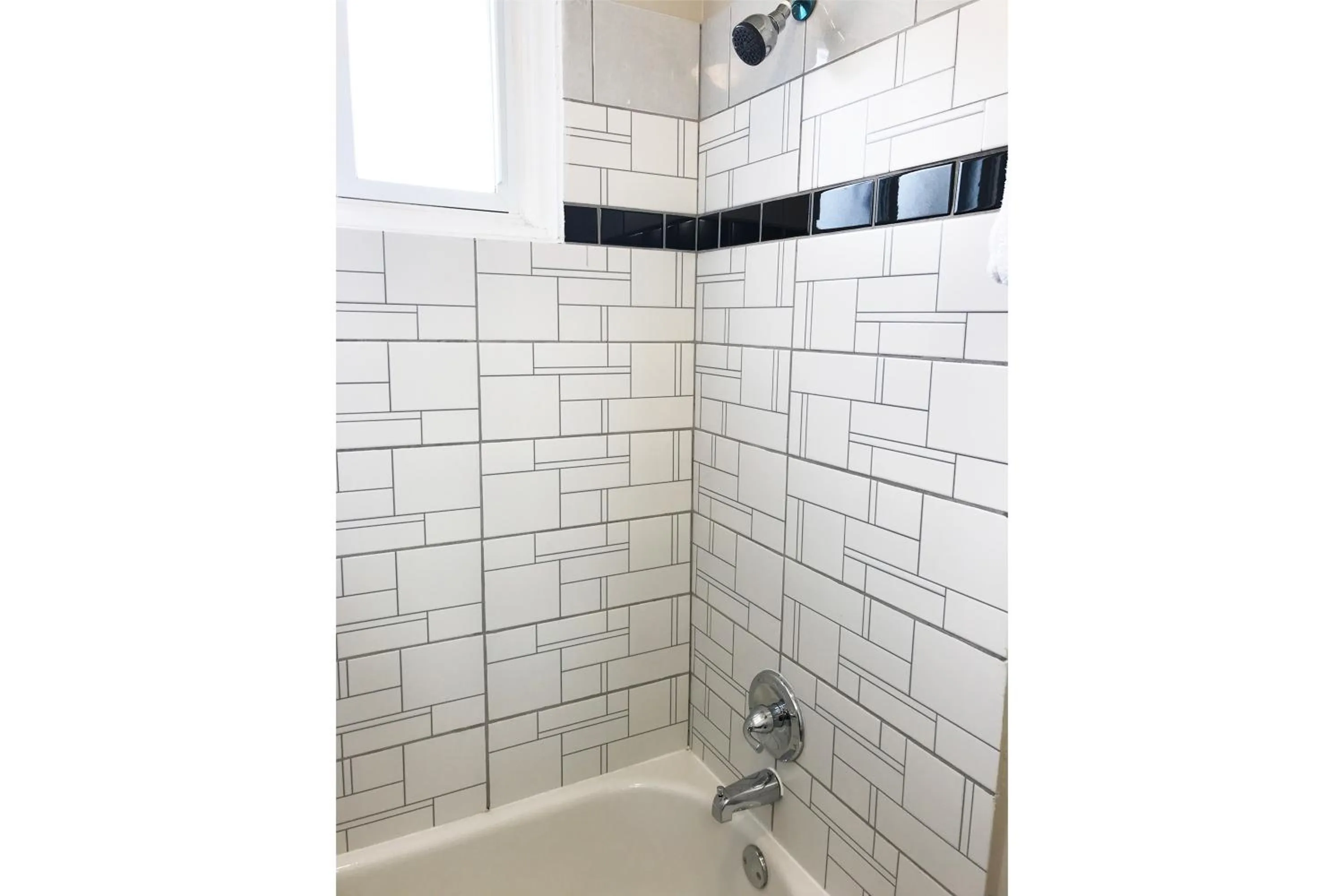 Shower in Bayside Motel Trenton