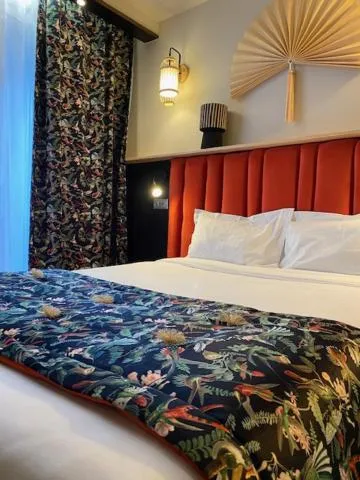 Photo of the whole room, Bed in Cors'Hotel