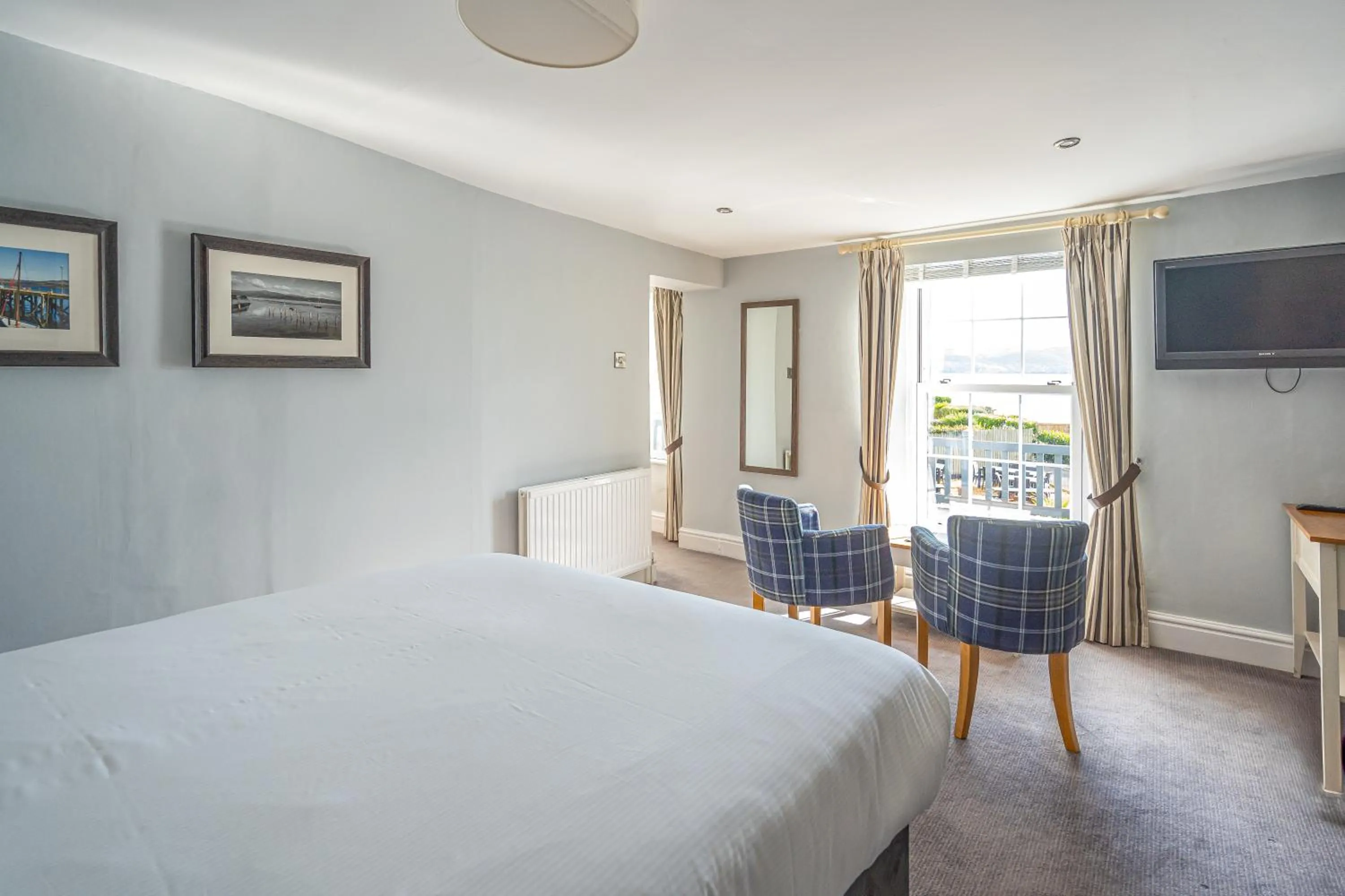 Bedroom, Bed in Penhelig Arms