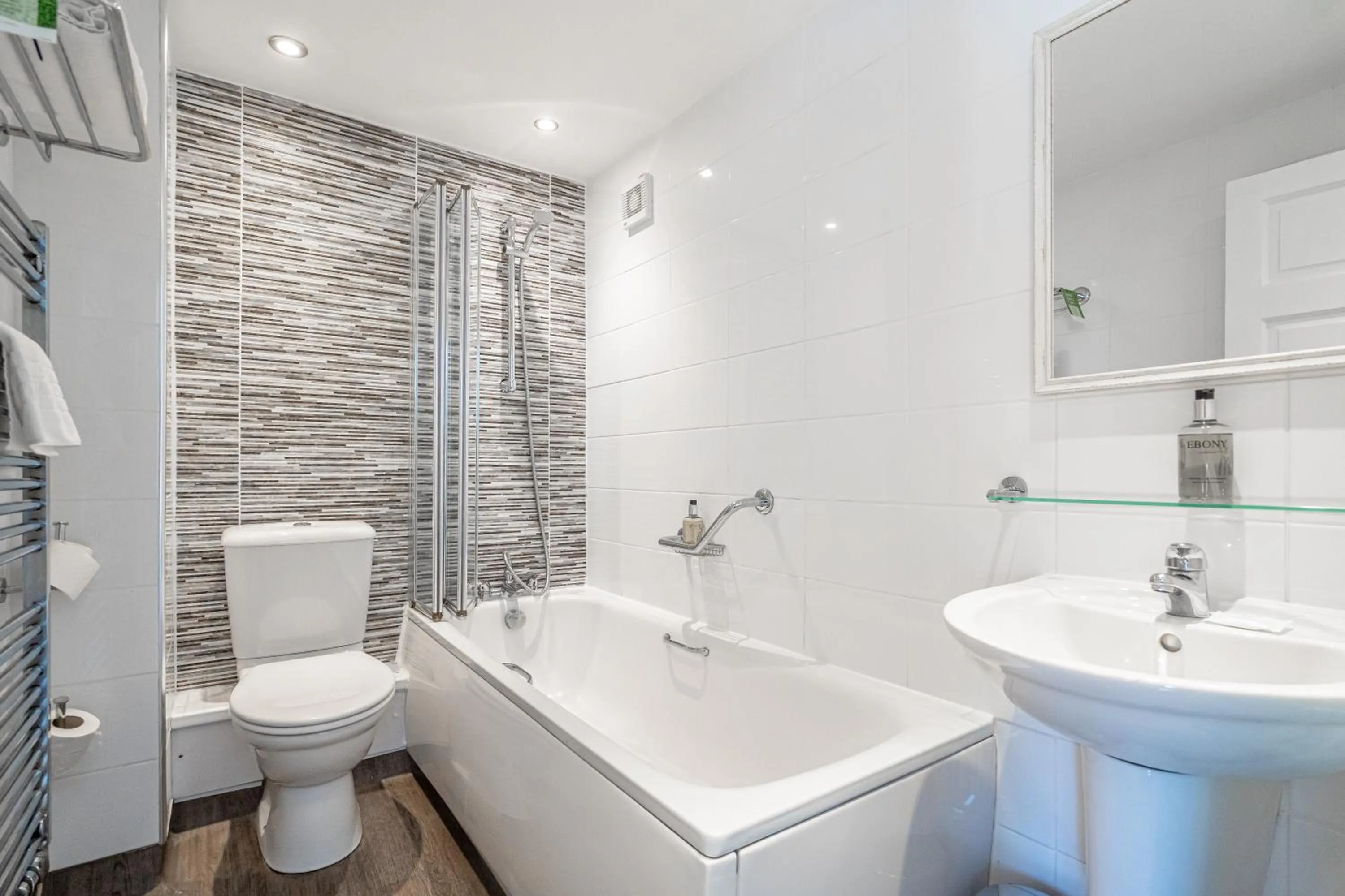 Bathroom in Penhelig Arms