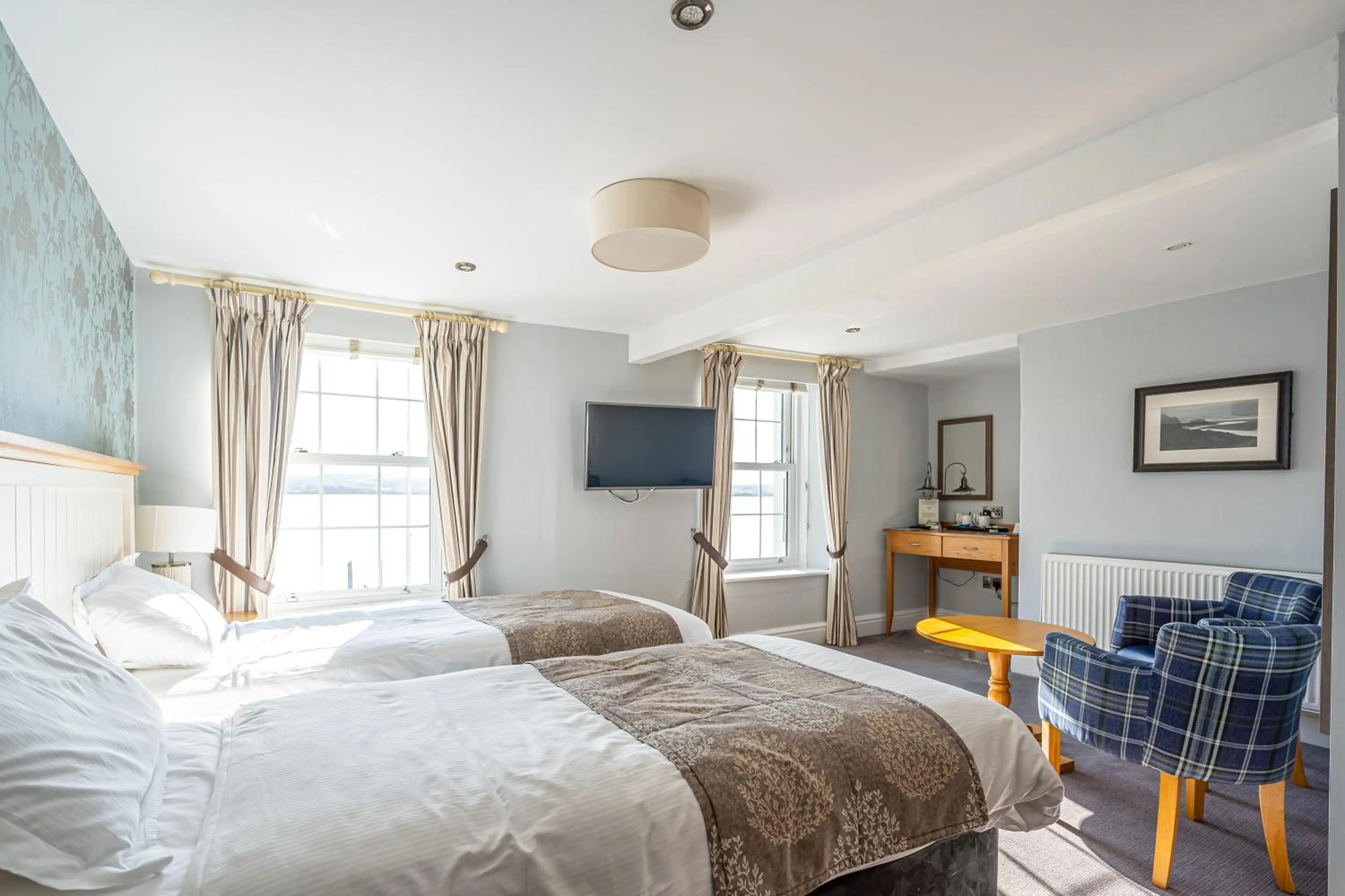 Bedroom, Bed in Penhelig Arms