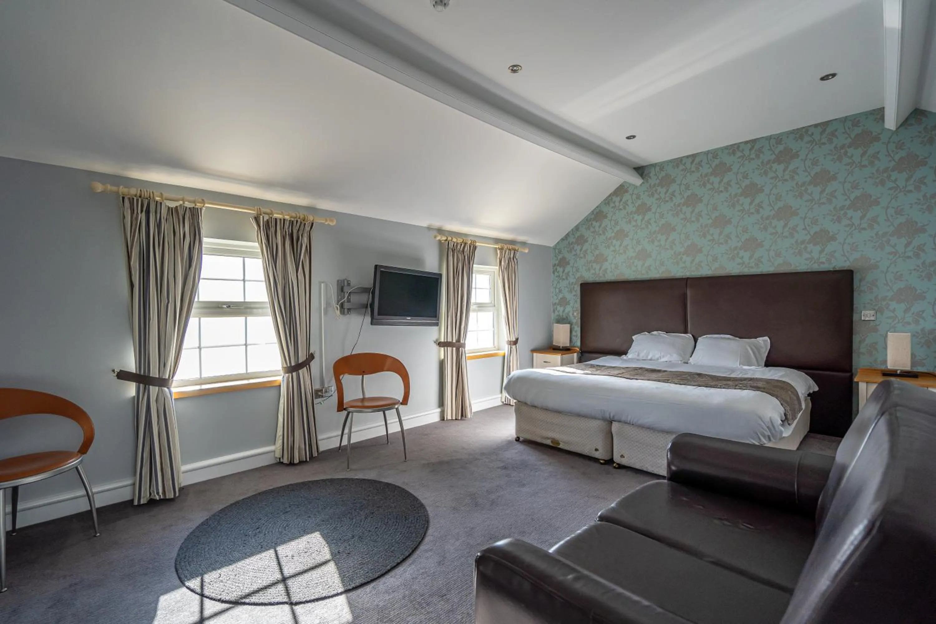 Bedroom, Bed in Penhelig Arms