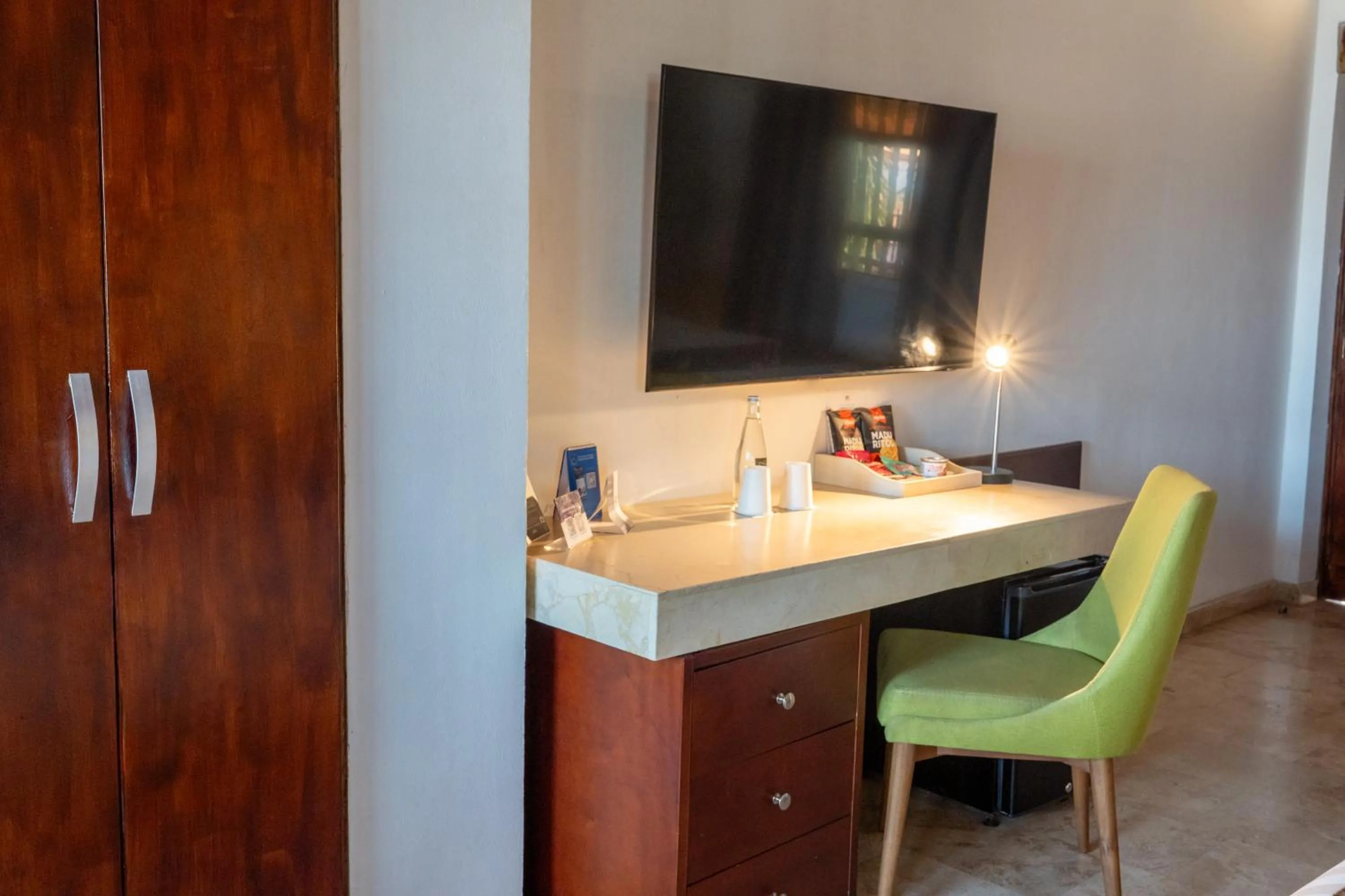 TV and multimedia in GHL Collection Armería Real Hotel