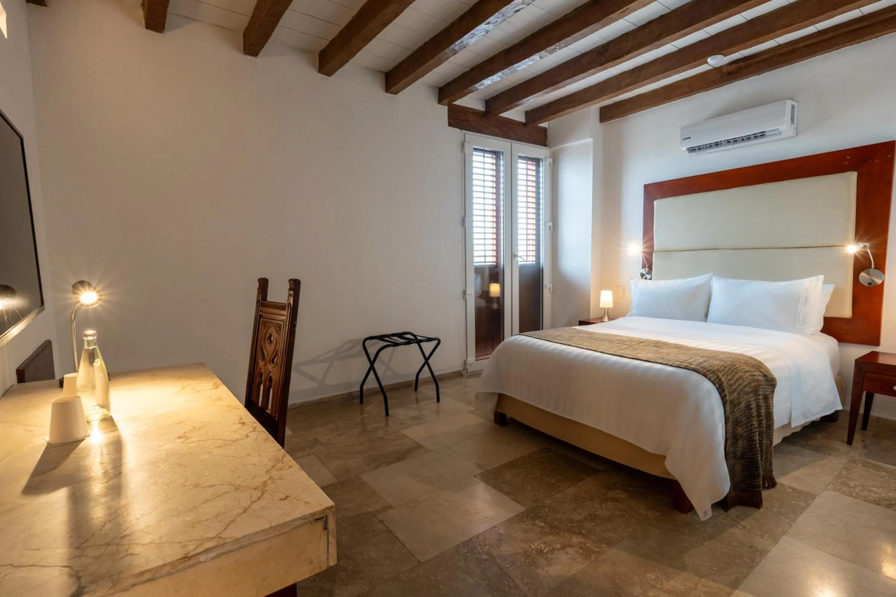 Bed in GHL Collection Armería Real Hotel