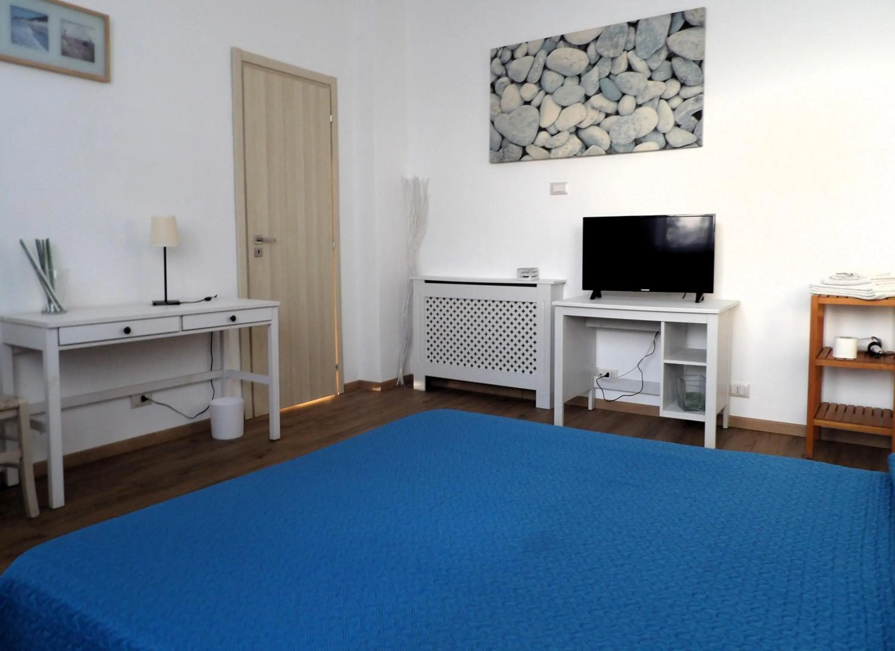 TV and multimedia, Bed in B&B Stella Marina