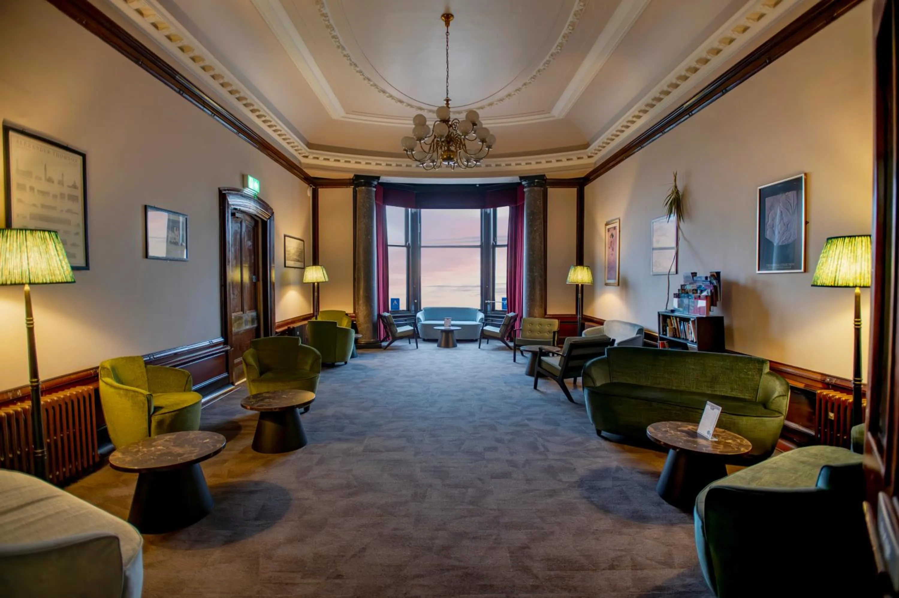 Communal lounge/ TV room in Glasgow Youth Hostel